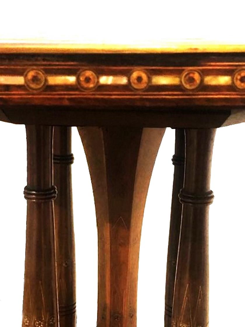 Art nouveau Carlo Zen, table d'appoint en nacre et fil de laiton incrusté, Italie, circa 1900 en vente