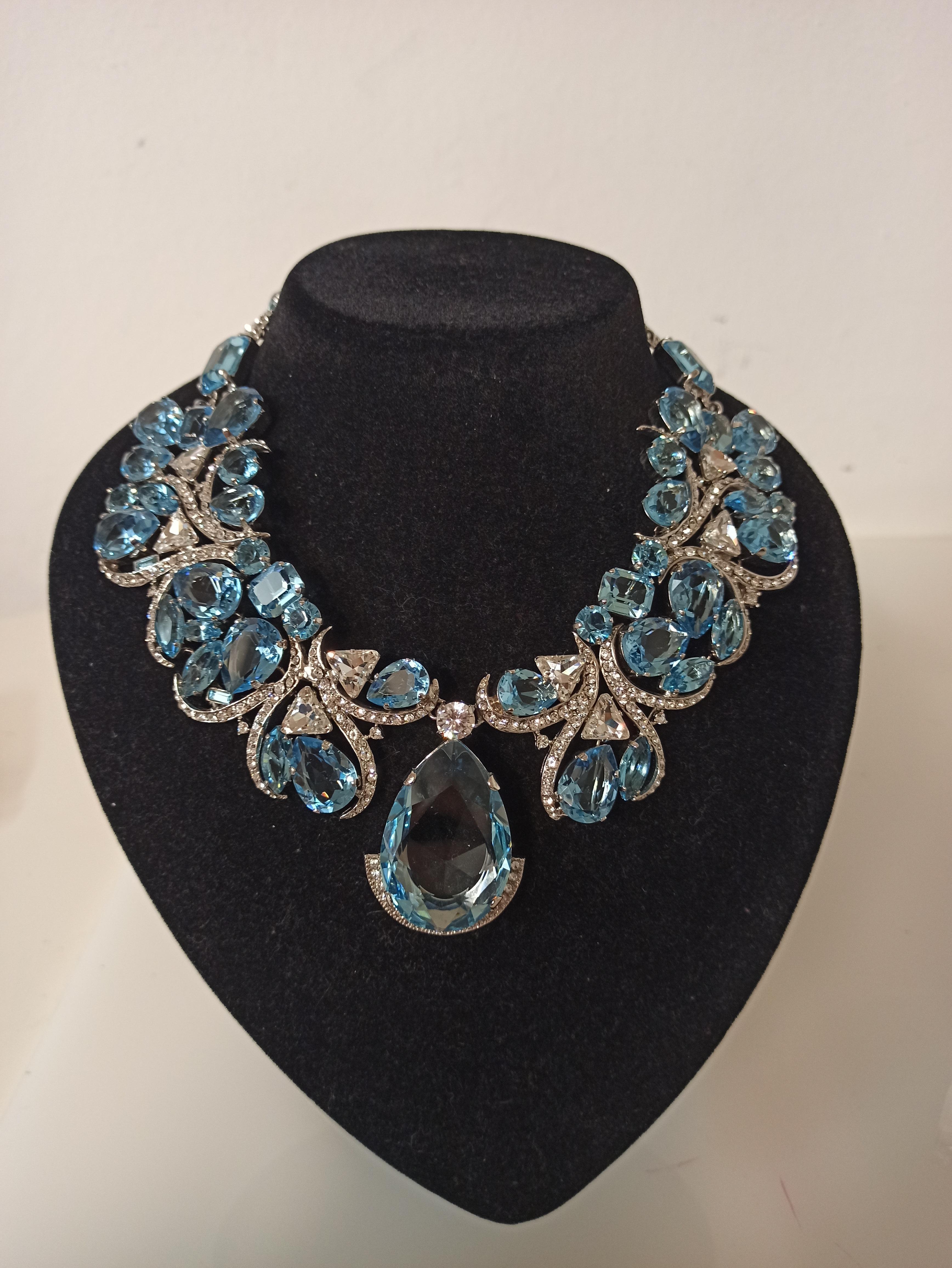 Fantastic piece by Carlo Zini
One of the world greatest bijoux designers
Non allergenic rhodium
Amazing hand application of swarovski crystals
Aquamarine like crystals
100% Artisanal work
Made in Milano
Worldwide express shipping included in the