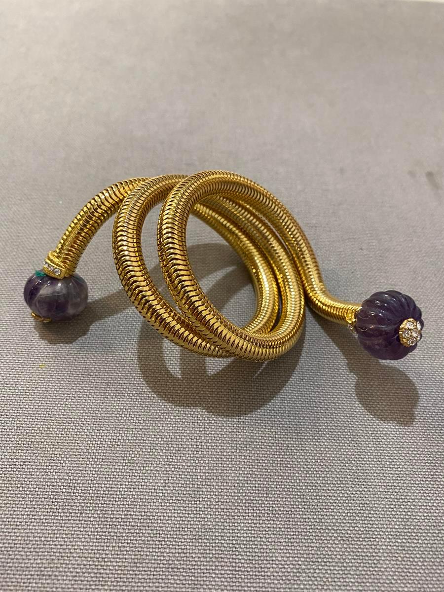 Fantastic masterpiece by Carlo Zini
The greatest italian fashion jewelry designer
Amazing golden gas tube
Non allergenic brass
18 KT 3 micron Gold dipped
Adjustable size
100% Artisanal work
Made in Milan, Italy
Worldwide express shipping included in