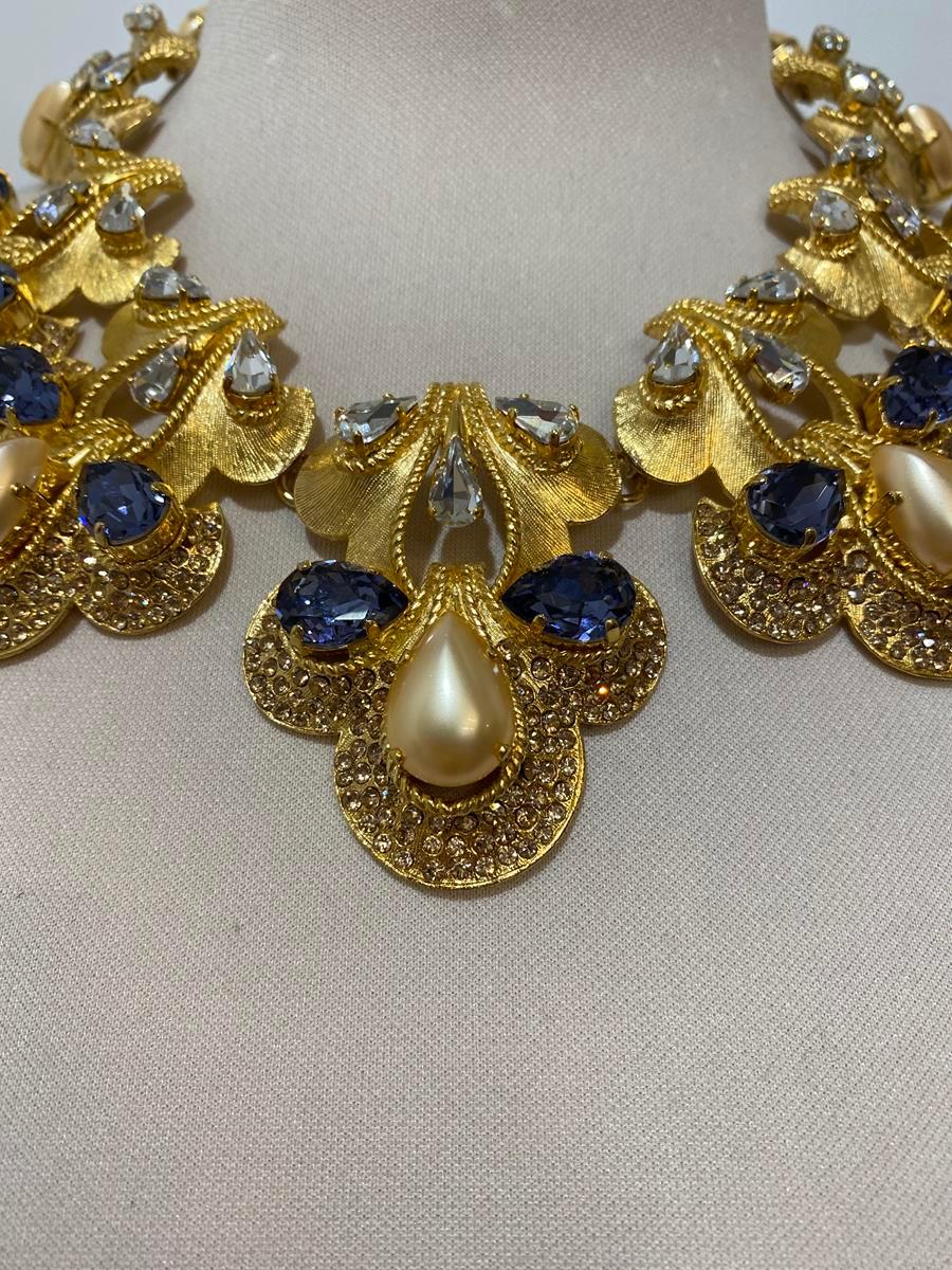 Fantastic masterpiece by Carlo Zini
The greatest italian fashion jewelry designer
Amazing florence style lily collier 
Class A Swarovski crystals
Amazing amethyst stones and faux pearls 
Non allergenic brass
18 KT 3 micron Gold dipped
100% Artisanal