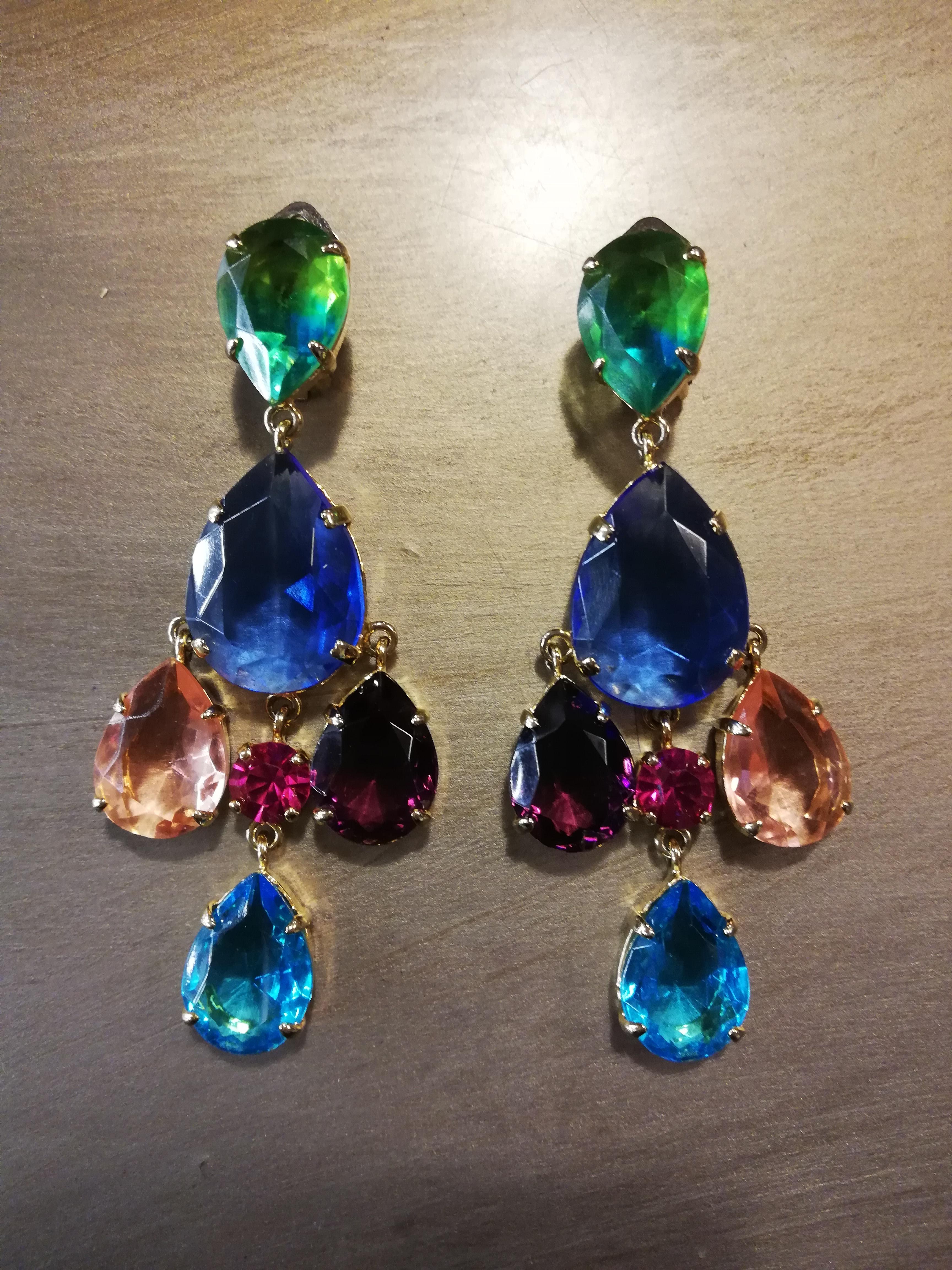 Fantastic earrings by Carlo Zini
Non allergenic rhodium
18 KT gold dipped
Amazing combinations of colored crystals 
Clip on closure, pierced on request
Length cm 8 (3.14 inches)
100% Artisanal work, made in Milan
Worldwide express shipping included