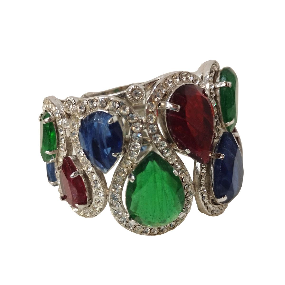 Increíble creación de Carlo Zini
Uno de los mejores diseñadores de bisutería del mundo
Pulsera Déco
Pulsera estilo déco
Rodio no alergénico
Increíble creación a mano de cristales Swarovski
Gotas de cristal como el rubí, la esmeralda y el