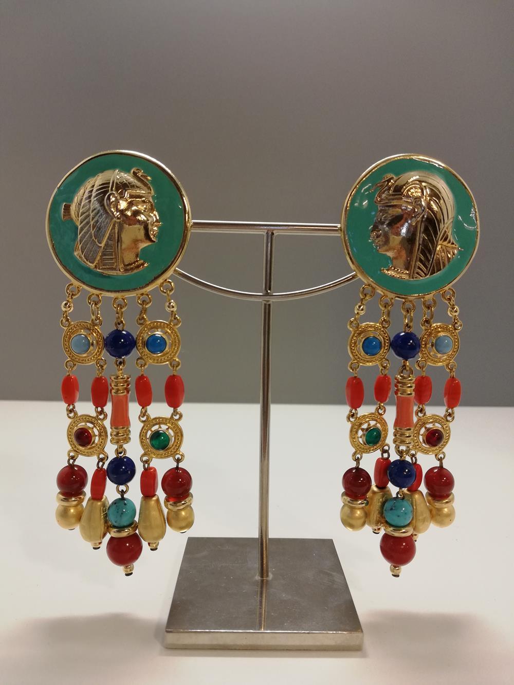 Beautiful and ironic earrings by Carlo Zini
Non allergenic brass
18 KT Gold dipped
Egypt theme
Amazing combinations of multicolored elements
Clip on closure, pierced on request
Length cm 11 (4.33 inches)
100% Artisanal work, made in Milan
Worldwide