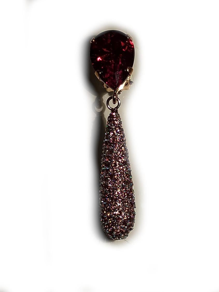 Beautiful and chic earrings by Carlo Zini
Non allergenic rhodium
Ruby like clip
Swarovski crystals drops
Clip on closure / pierced on request
Length cm 6 (2.36 inches)
100% Artisanal work, made in Milan
Worldwide express shipping included in the
