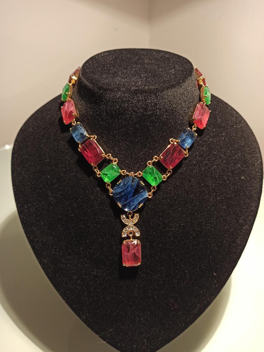 Fantastic piece by Carlo Zini
One of the world greatest bijoux designers
Non allergenic brass, 18 KT gold dipped
Amazing hand application of ruby, emerald and sapphire crystals
100% Artisanal work
Made in Milano
Worldwide express shipping included