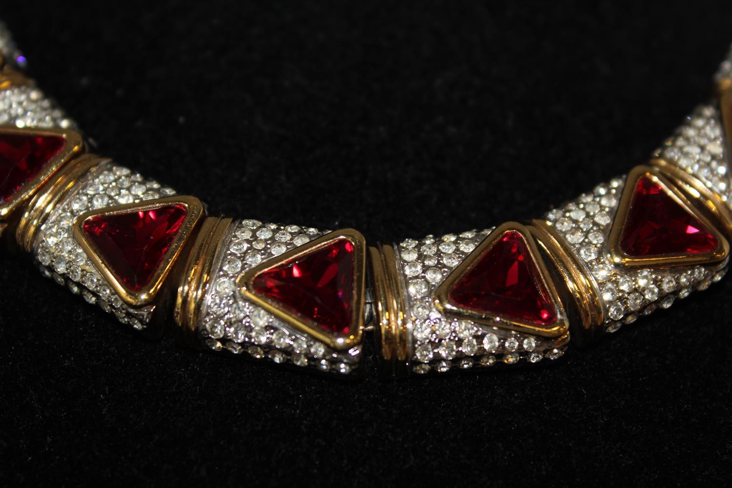 collier ruby