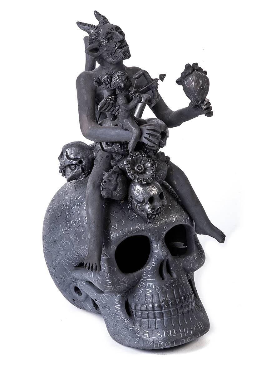 Carlomagno Pedro Martinez  Figurative Sculpture - Dime tus Secretos / Ceramics Black Clay Mexican Folk Art