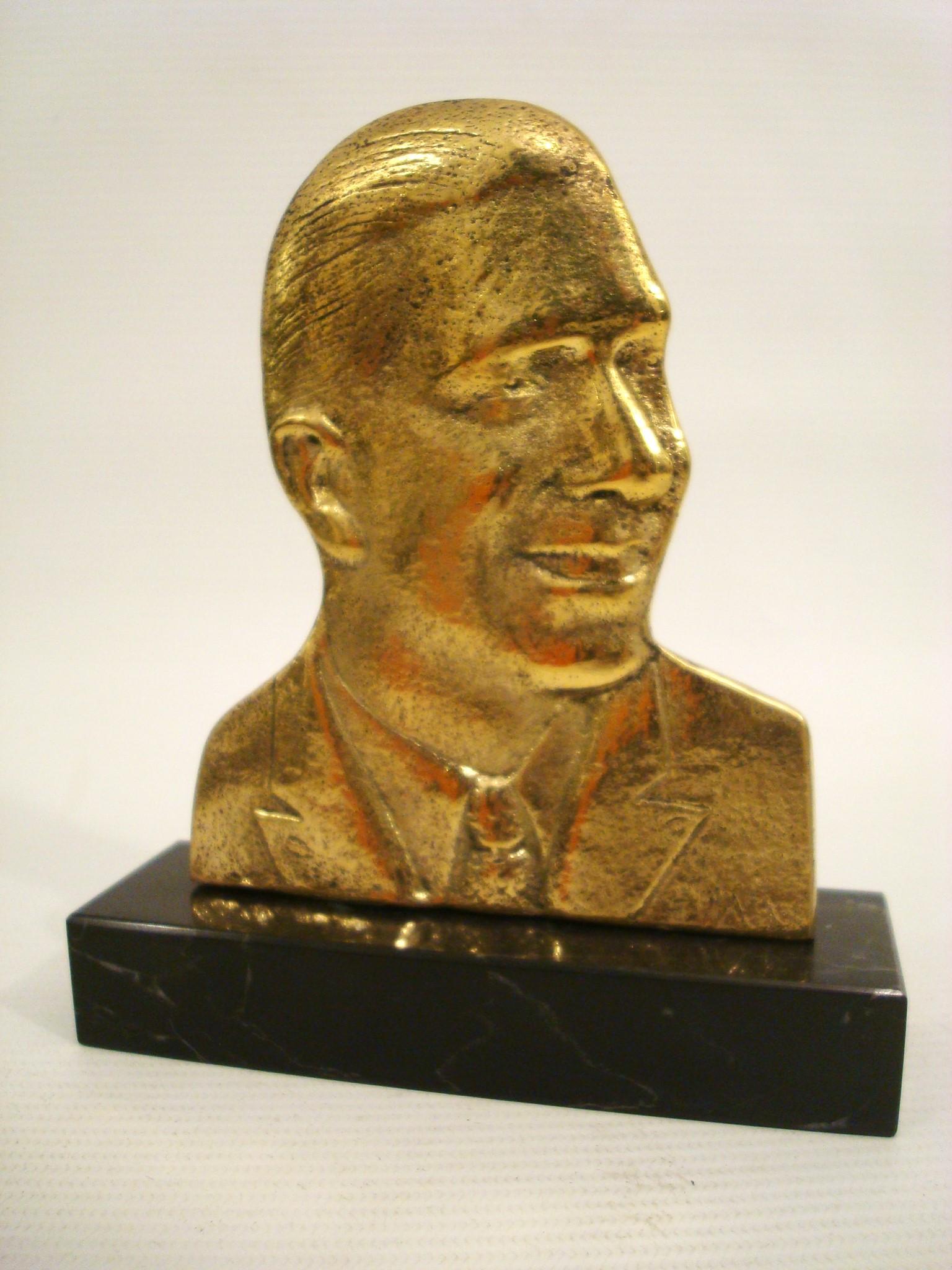 XX secolo Carlos Gardel Tango Ritratto da scrivania con placca in bronzo e marmo / Scultura 1950 in vendita