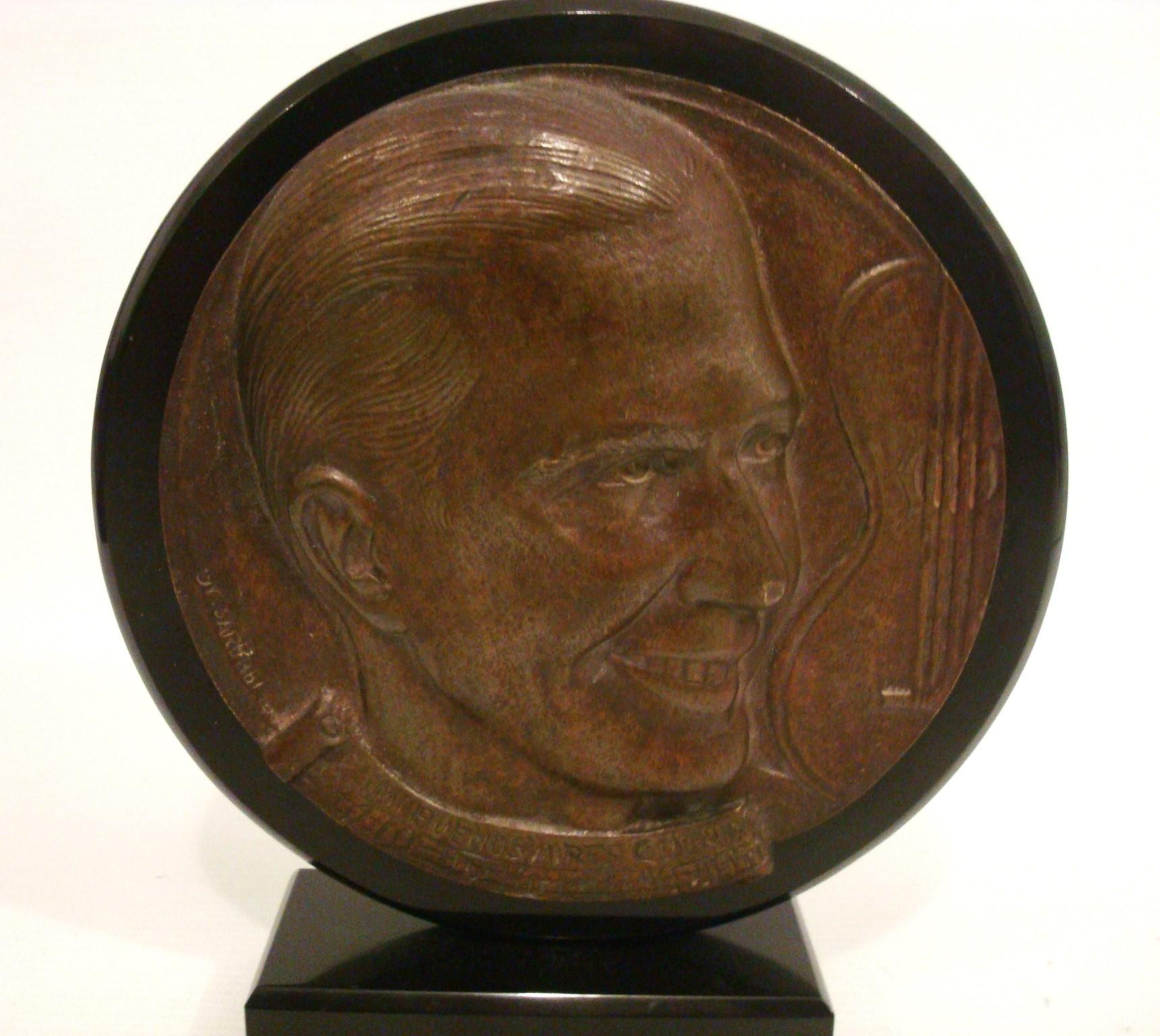 Carlos Gardel Tango Ritratto / Scultura con placca in bronzo e marmo In condizioni buone in vendita a Buenos Aires, Olivos