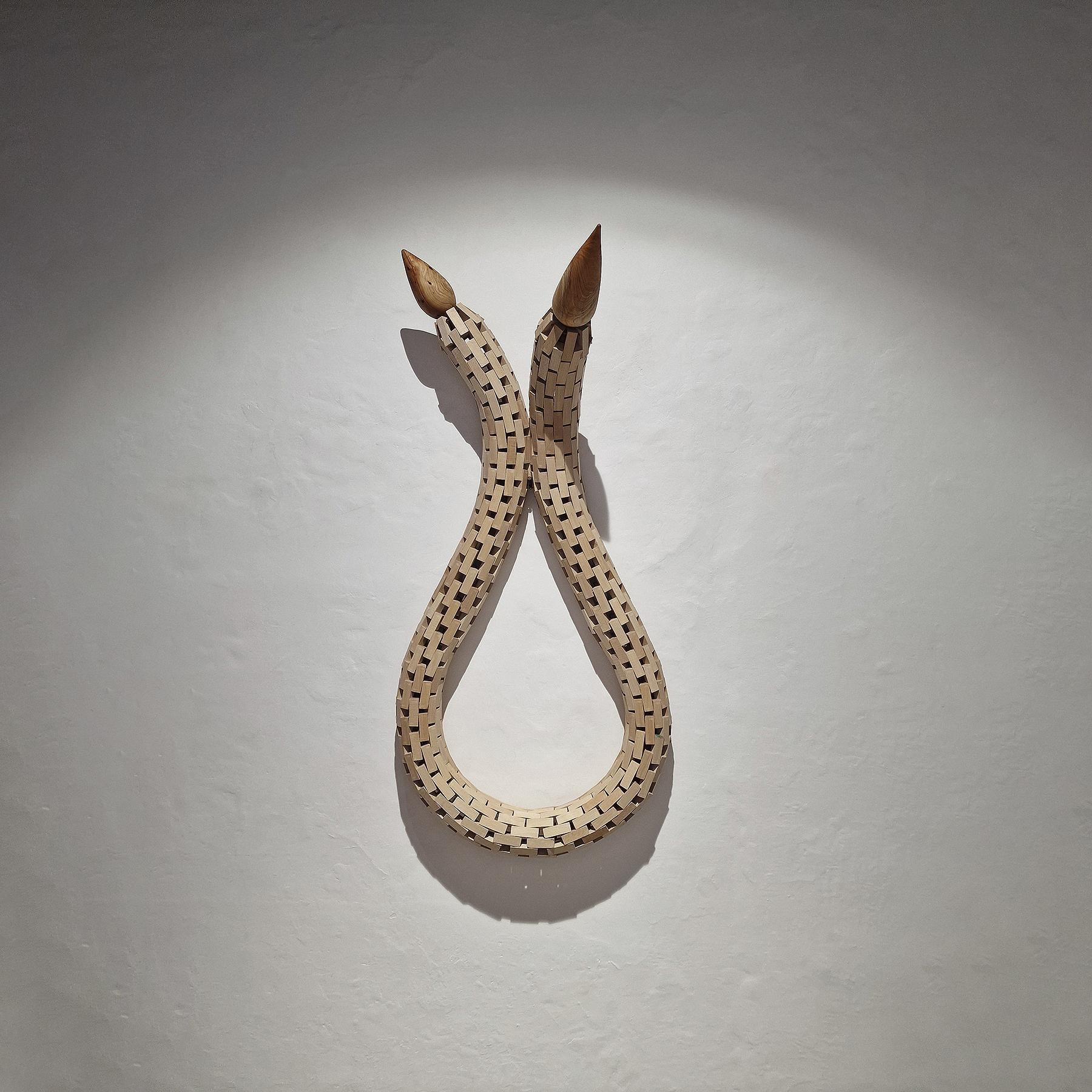 Carlos Nicanor Abstract Sculpture - Invertebrado