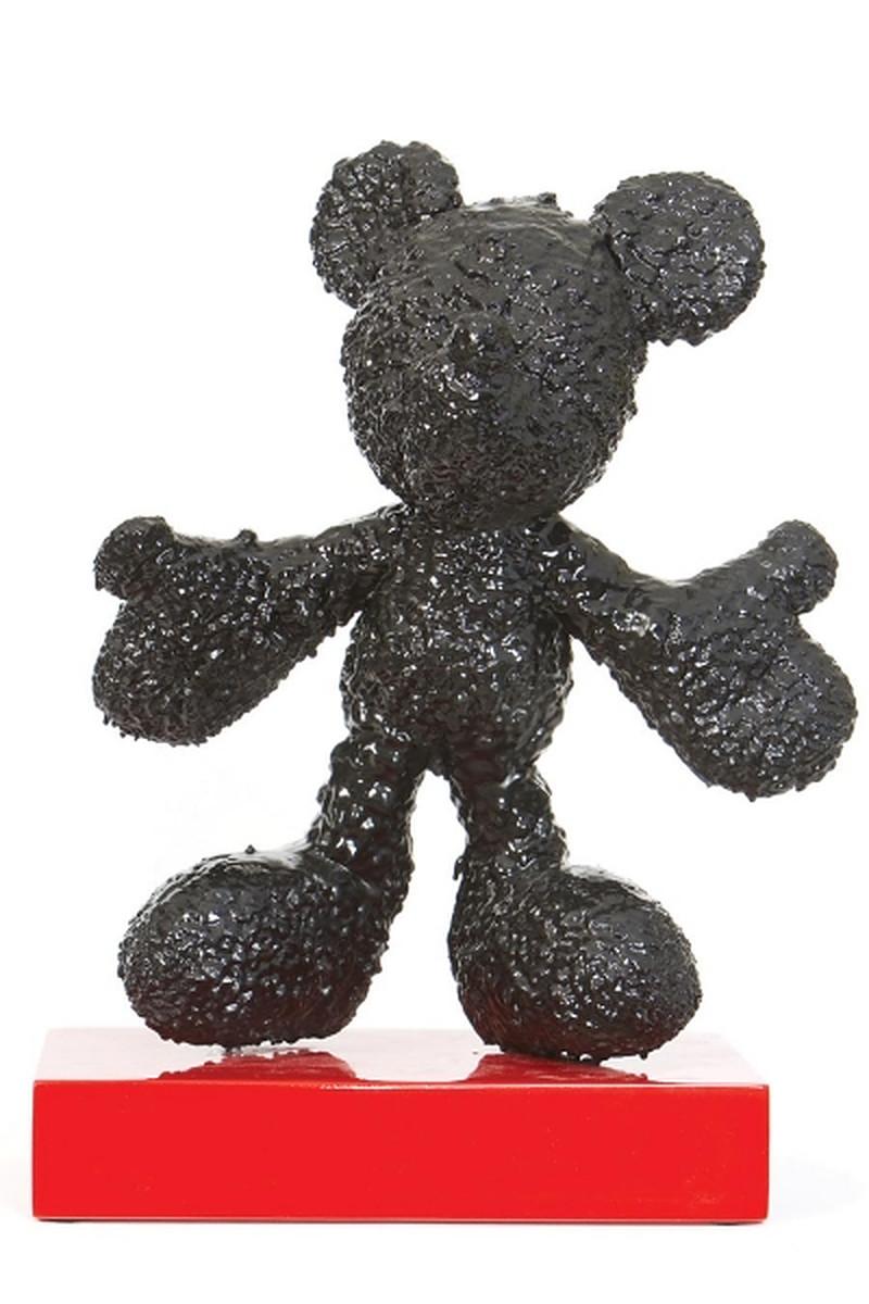 Figurative Sculpture de Carlos Tirado - Después de Mickey
