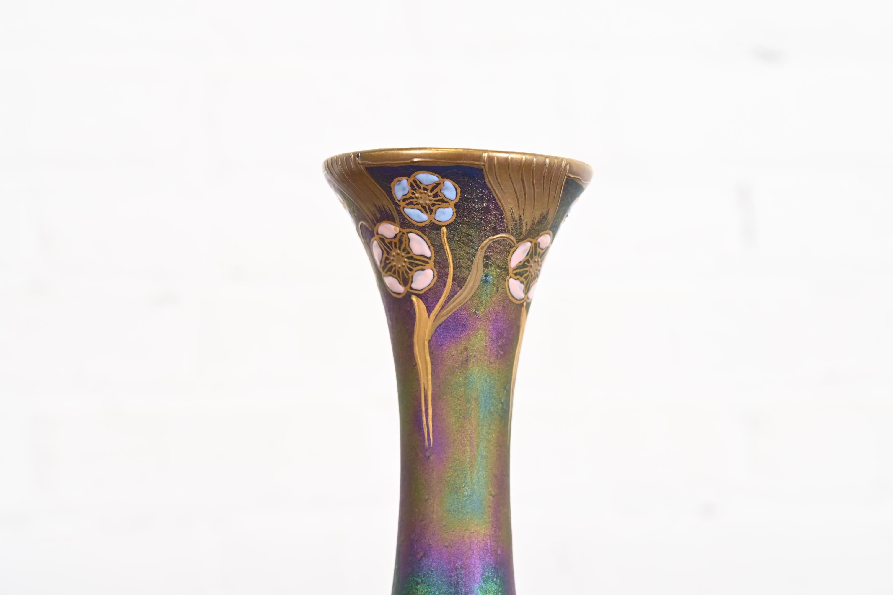 Carlsbad Austrian Art Nouveau Porcelain Iridesecent Vase, Late 19th Century For Sale 4