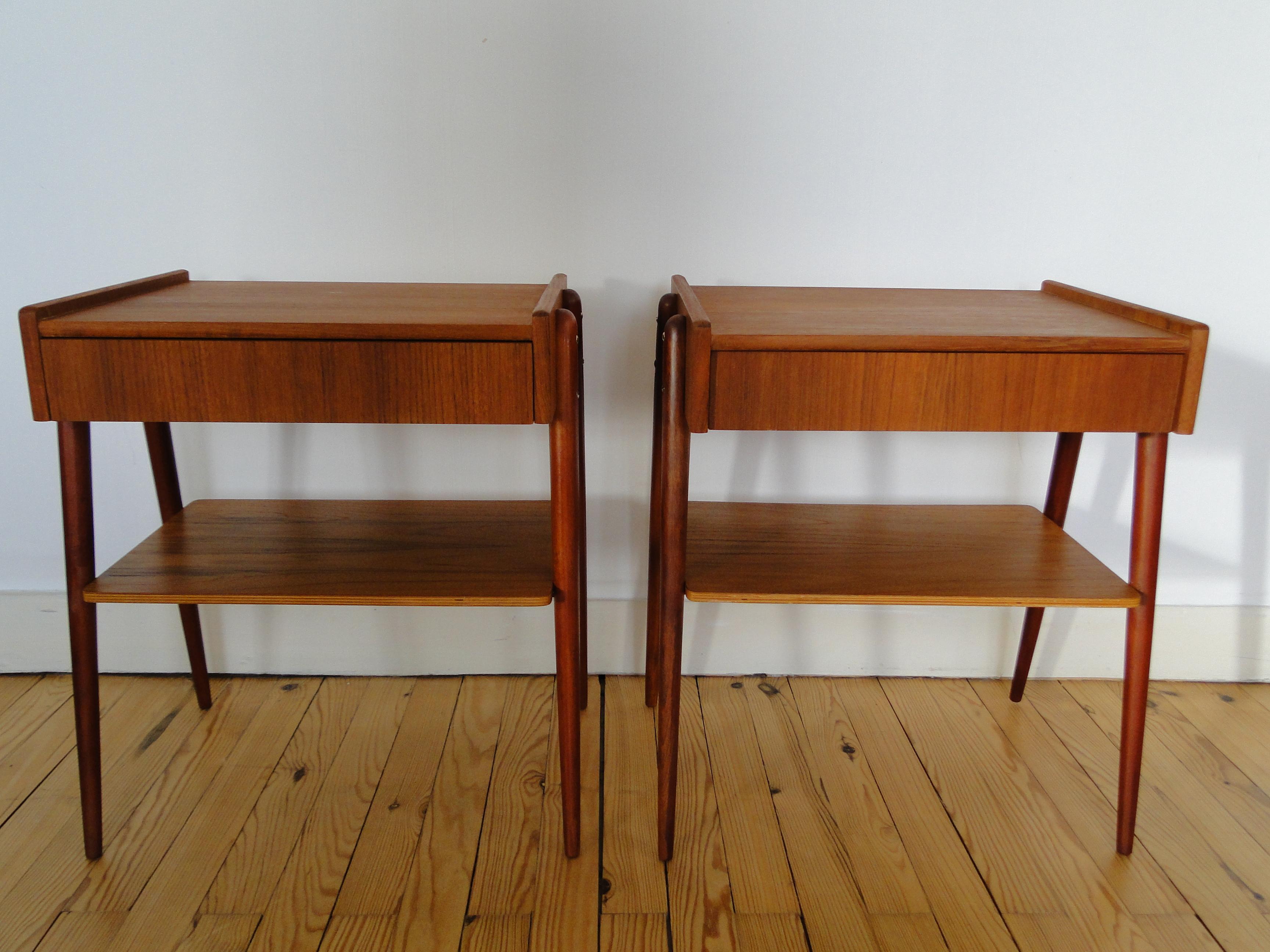 This set of two bedside tables was produced by AB Carlström & Co Möbelfabrik in Sweden at the turn of the 1950s and 1960s.

This set of two bedside tables was produced by AB Carlström & Co Möbelfabrik in Sweden at the turn of the 1950s and