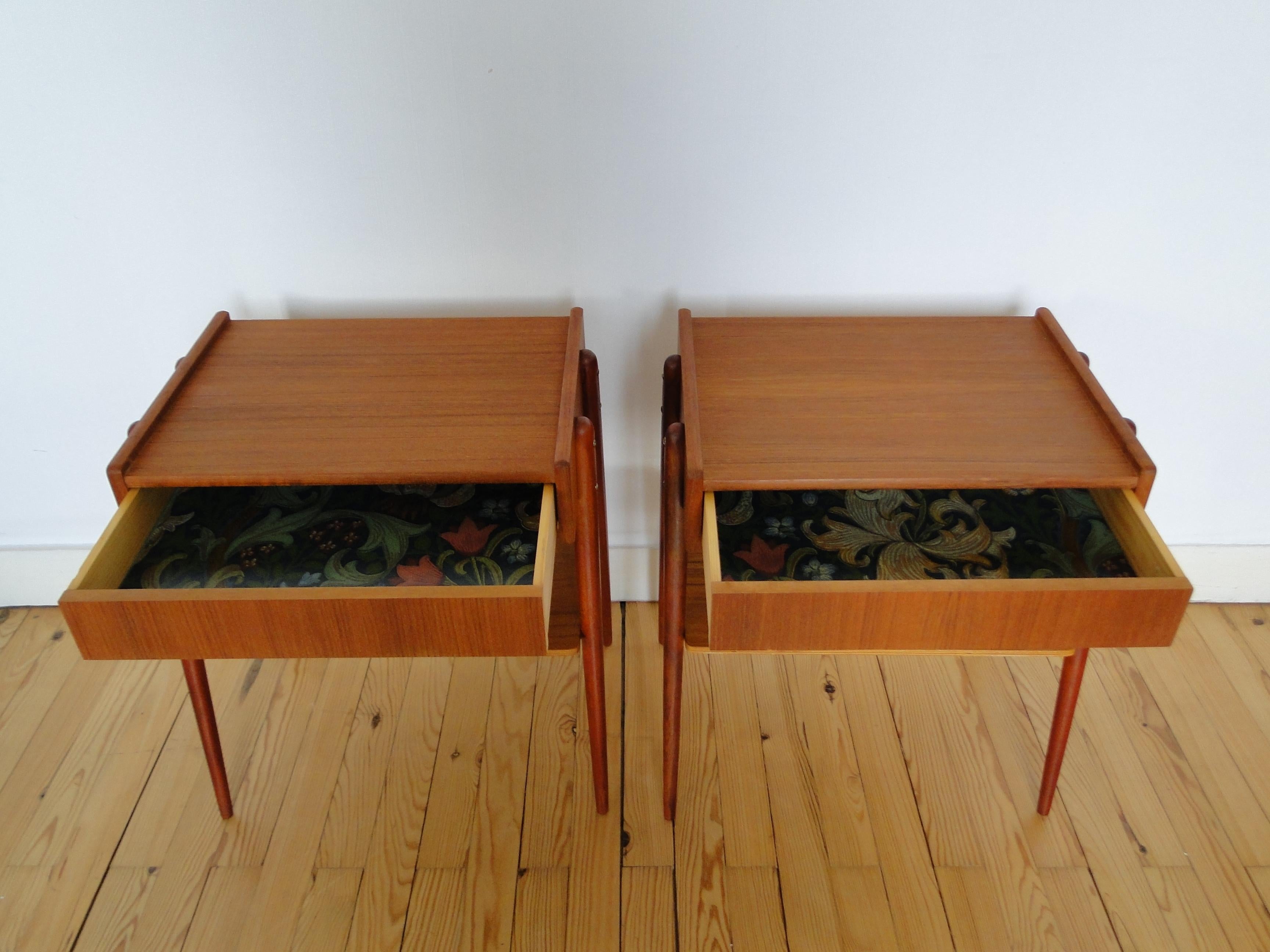 Swedish Carlström & Co Mobelfabrik Pair Teak Nightstands Bedside Tables For Sale