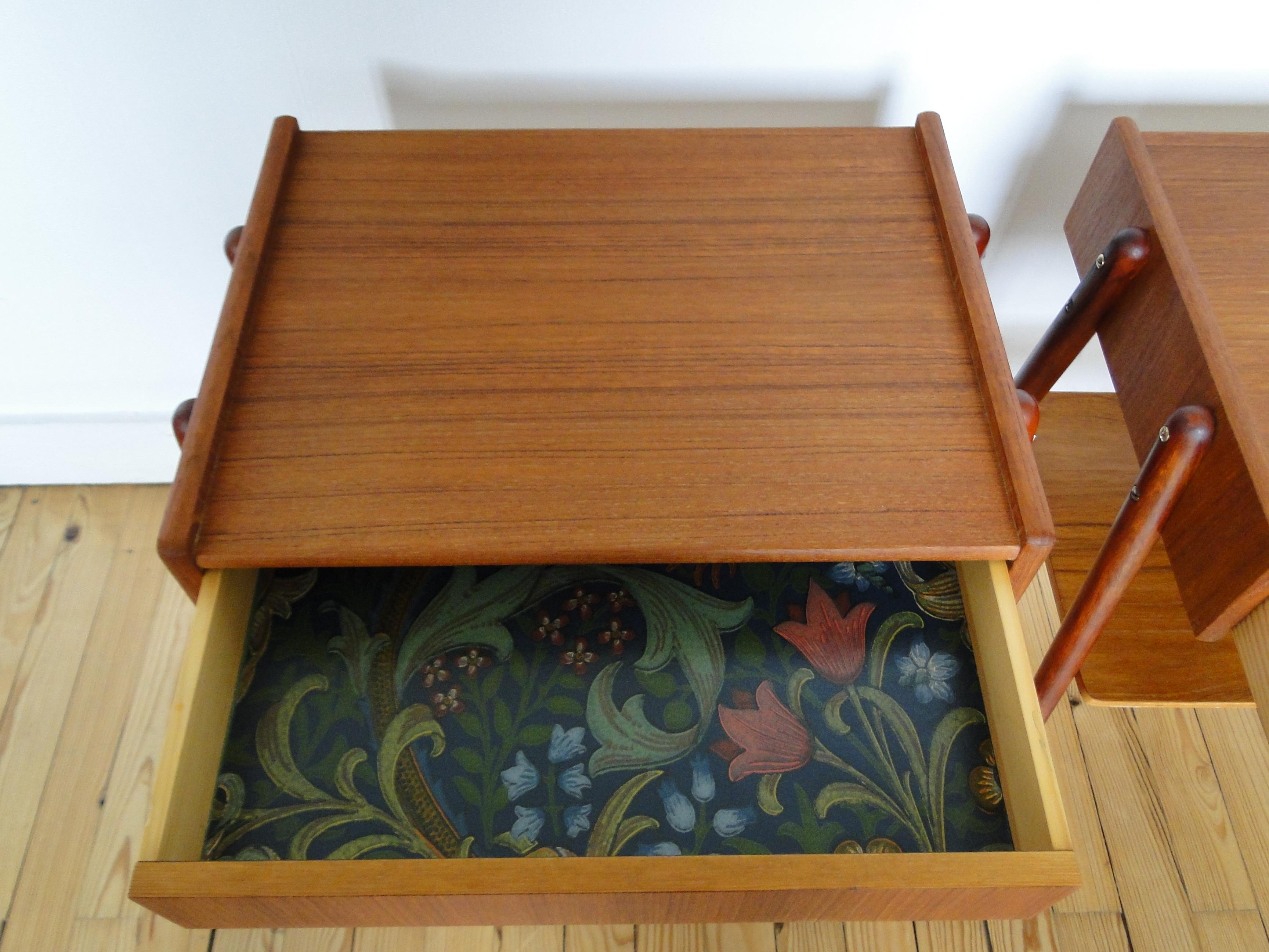20th Century Carlström & Co Mobelfabrik Pair Teak Nightstands Bedside Tables For Sale