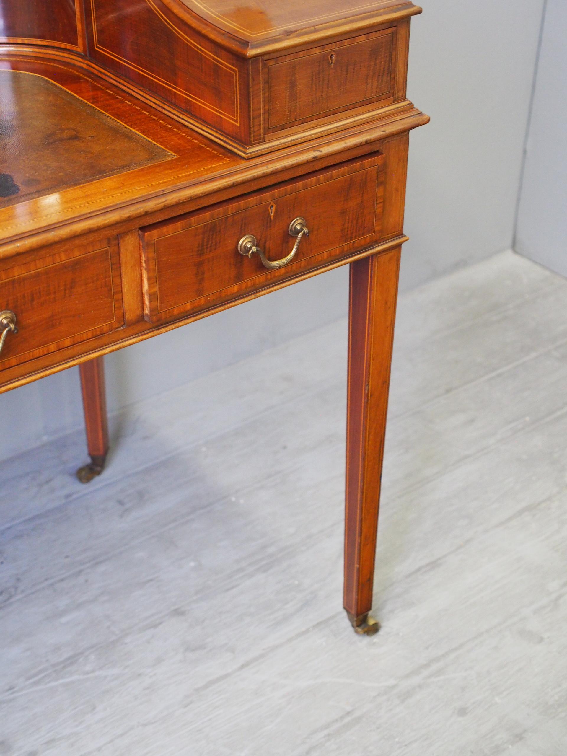 Carlton House Desk by Gillows of Lancaster For Sale 8
