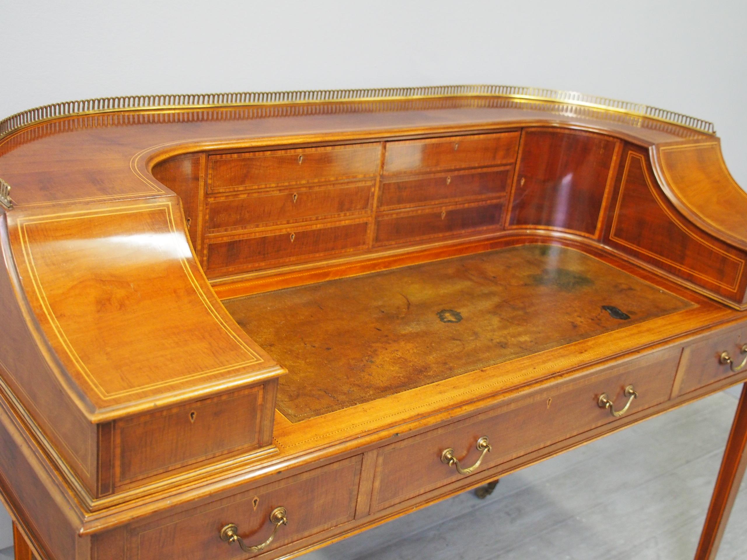 Mahogany Carlton House Desk by Gillows of Lancaster For Sale