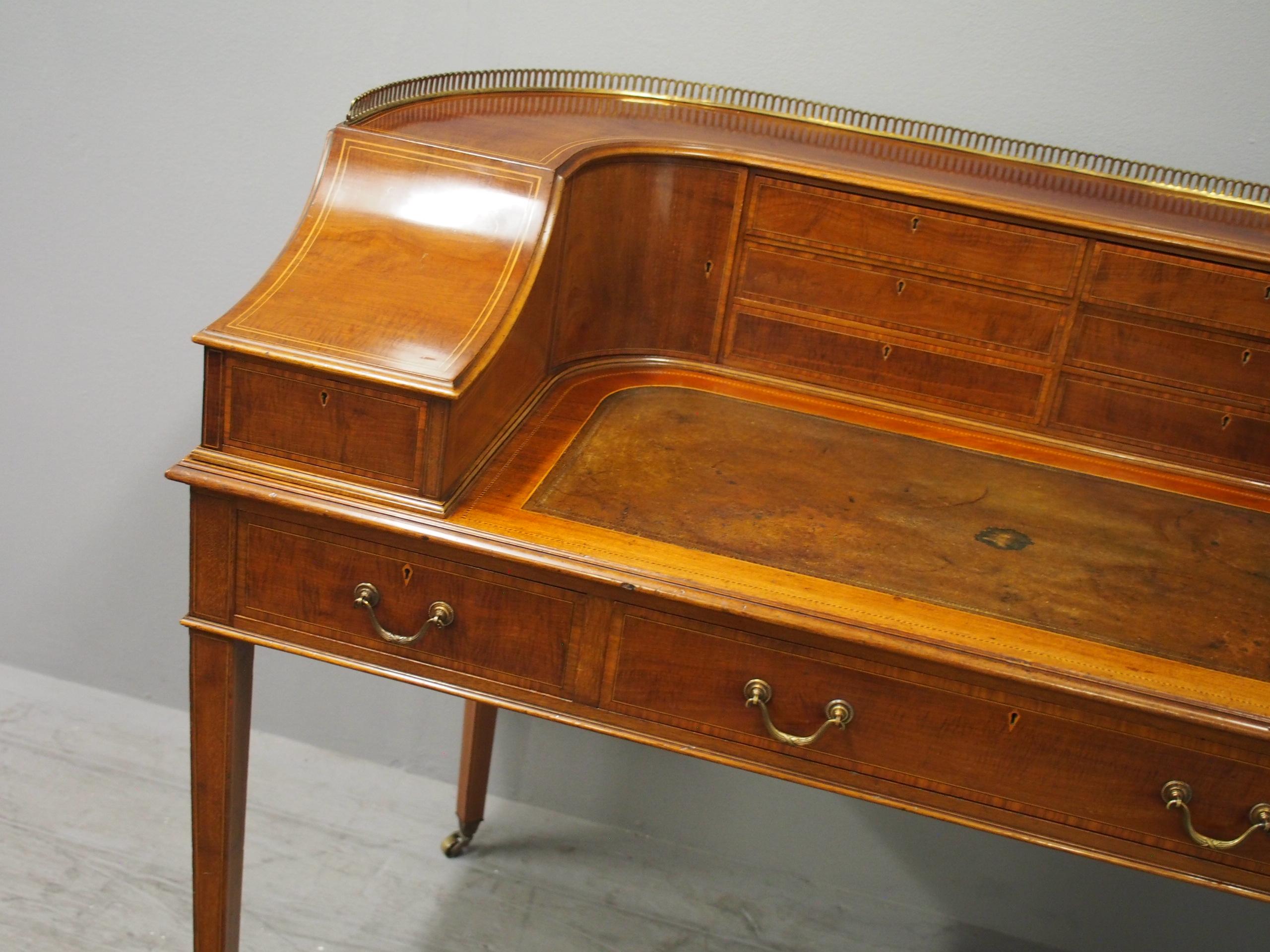 Carlton House Desk by Gillows of Lancaster For Sale 2
