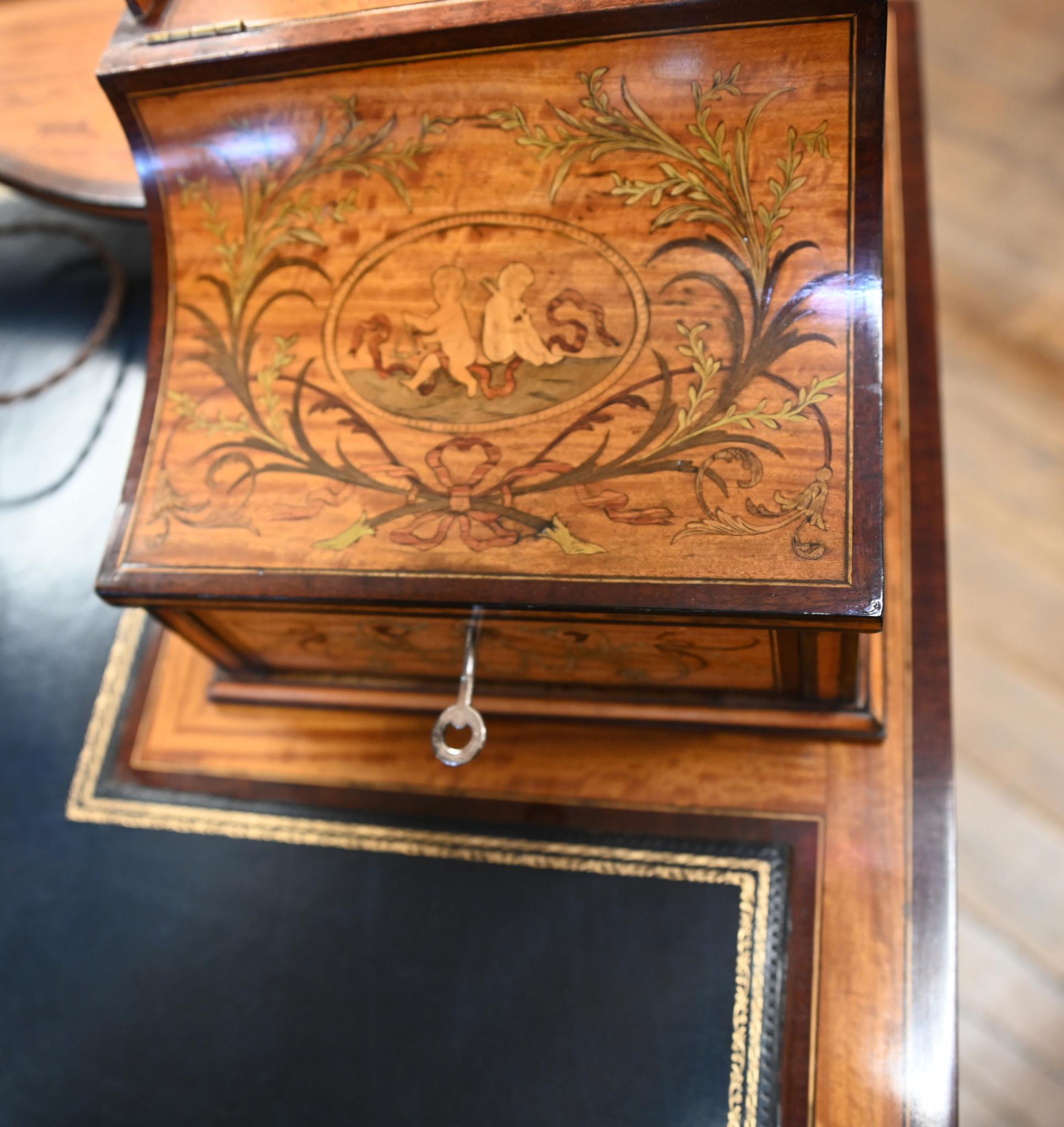 Scrivania Carlton House in legno satinato dipinto Regency 1890 in vendita 5