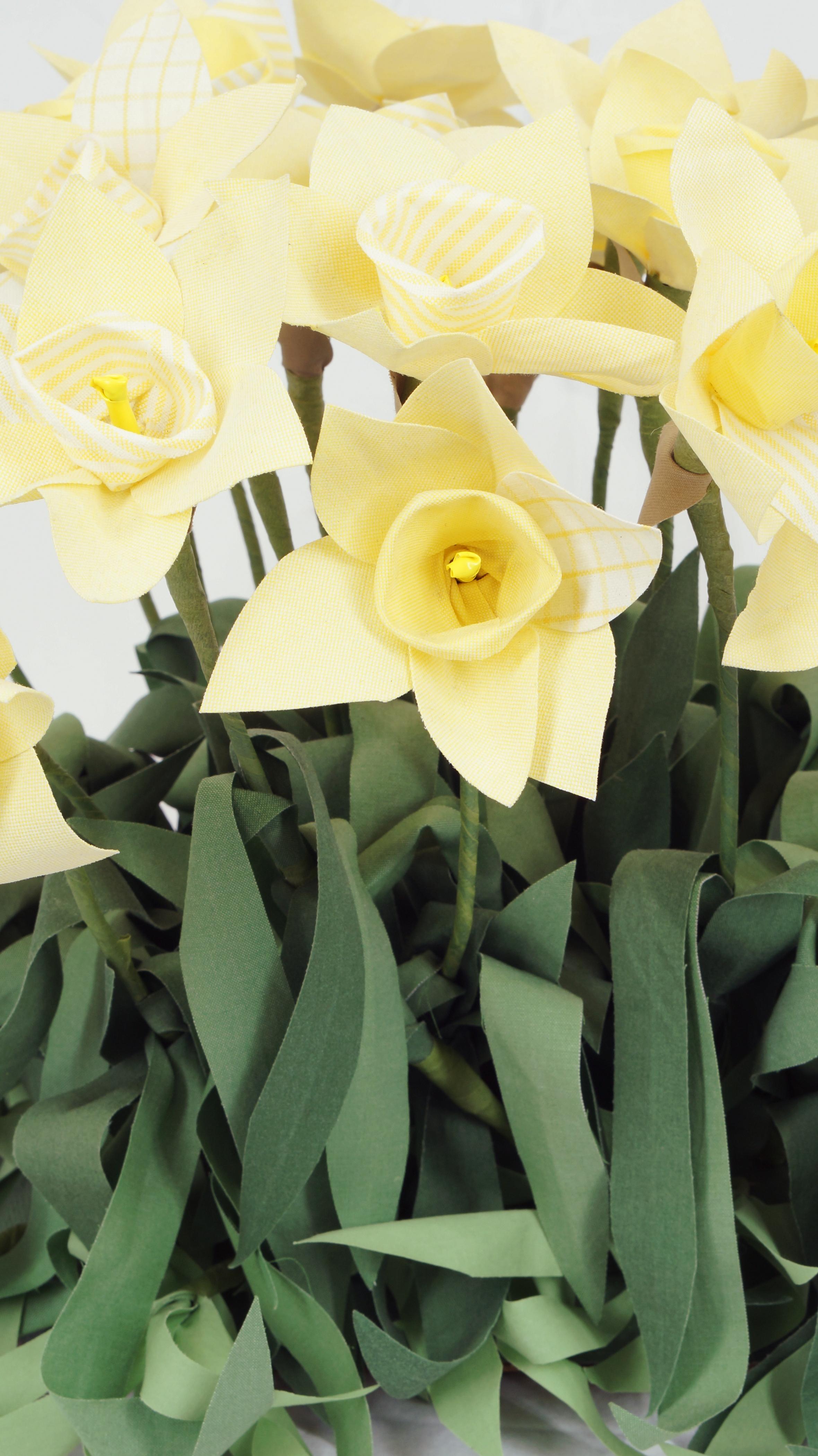 ffodils aus Schildkröten (Zeitgenössisch), Mixed Media Art, von Carlton Scott Sturgill