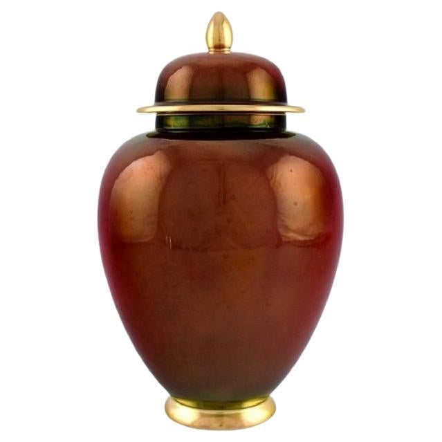 Carlton Ware, Angleterre, grand vase à couvercle Rouge Royale en porcelaine peinte à la main