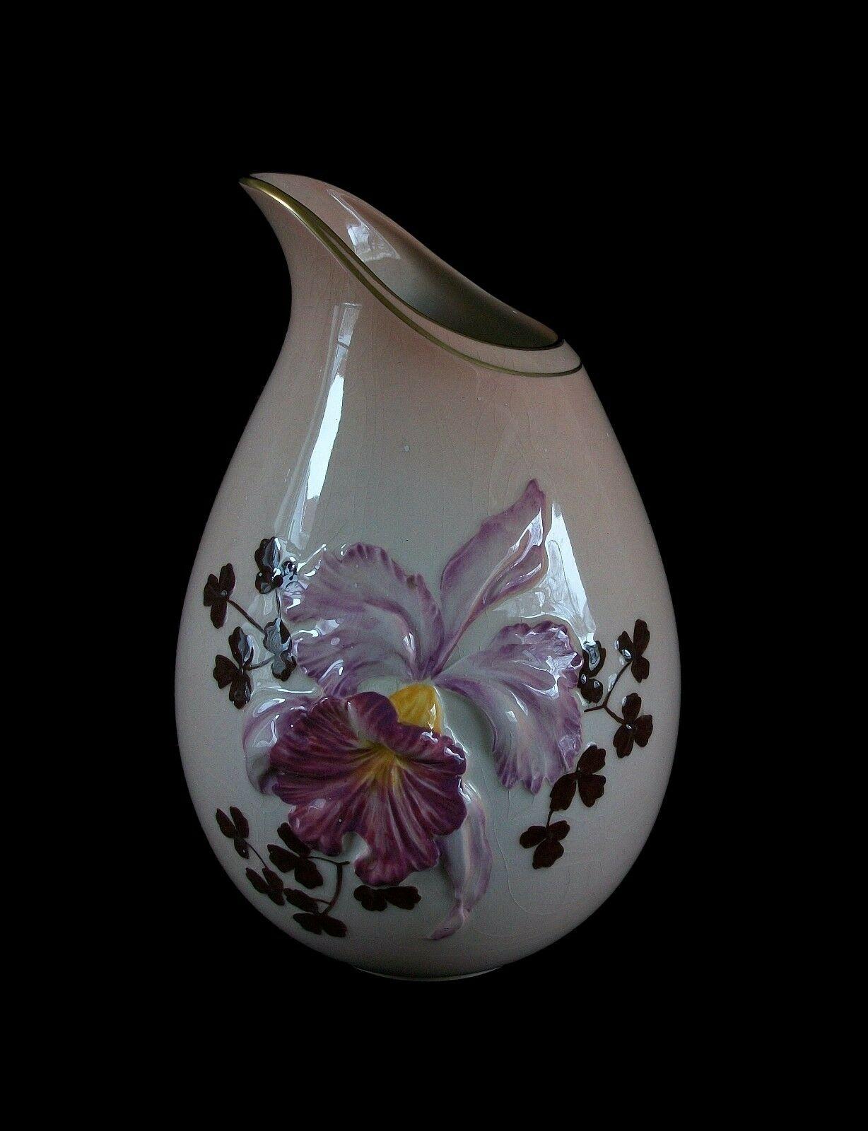 Mid-Century Modern CARLTON WARE - Grand vase à orchidées peint à la main et gaufré - UK - Milieu du 20ème siècle en vente