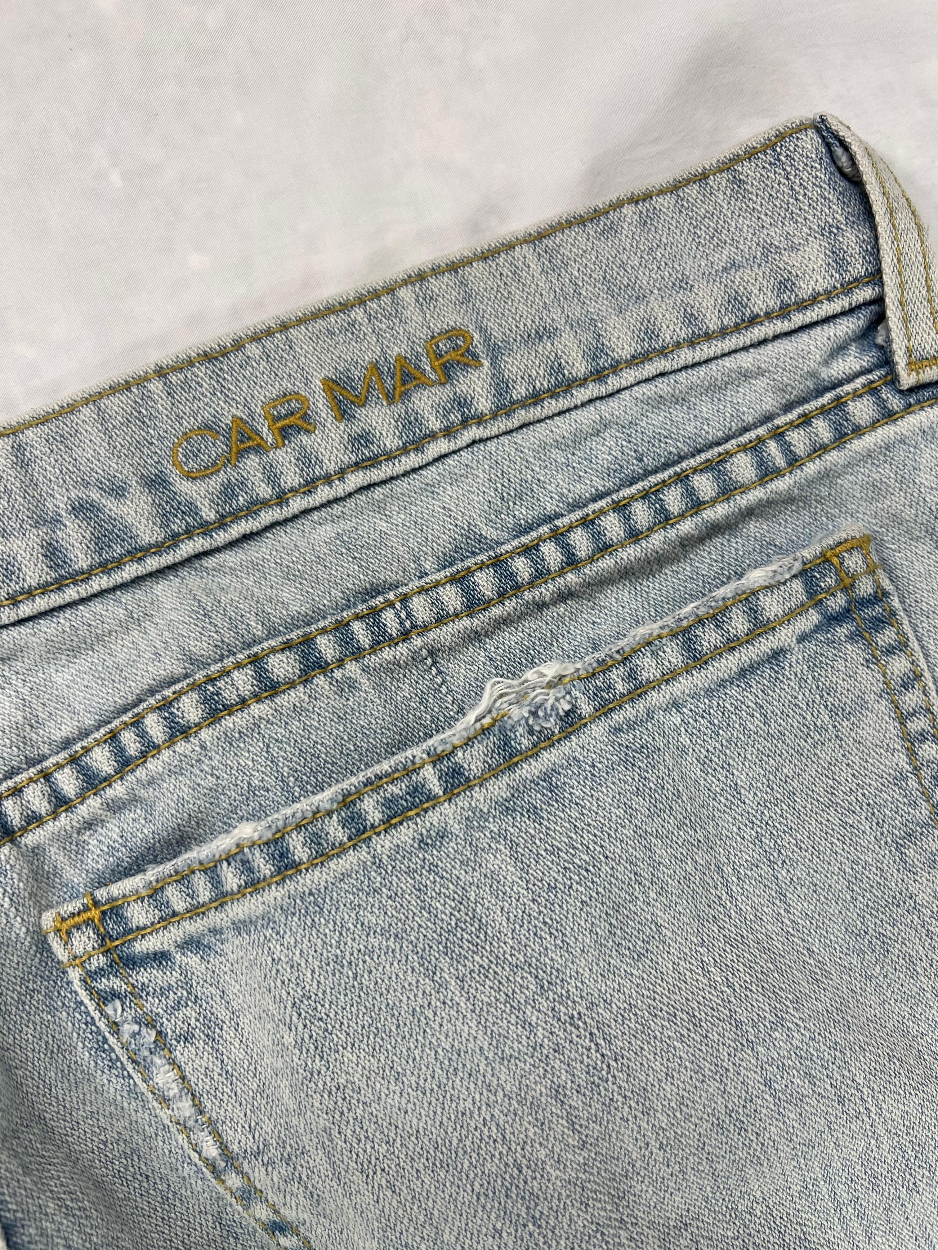 Product details:

The jeans feature light wash denim, distressed design on the front and straight leg fit.