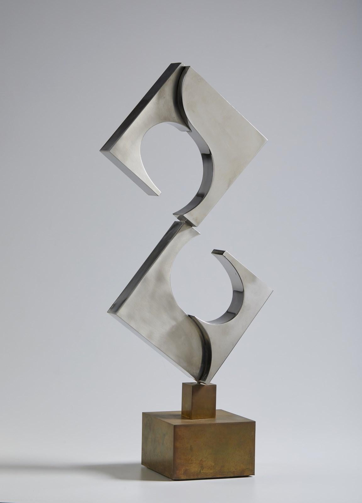 Sculpture en métal triangulaire en forme de spirale de Carmelo Cappello en vente 2