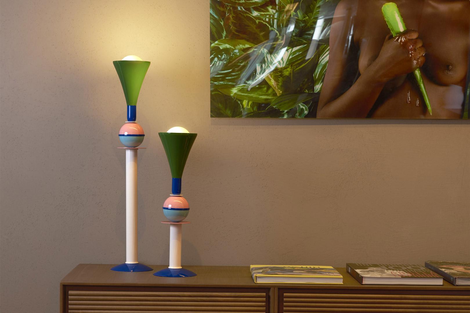Postmoderne Lampe à poser Carmen 75 par Giò Colonna Romano en vente