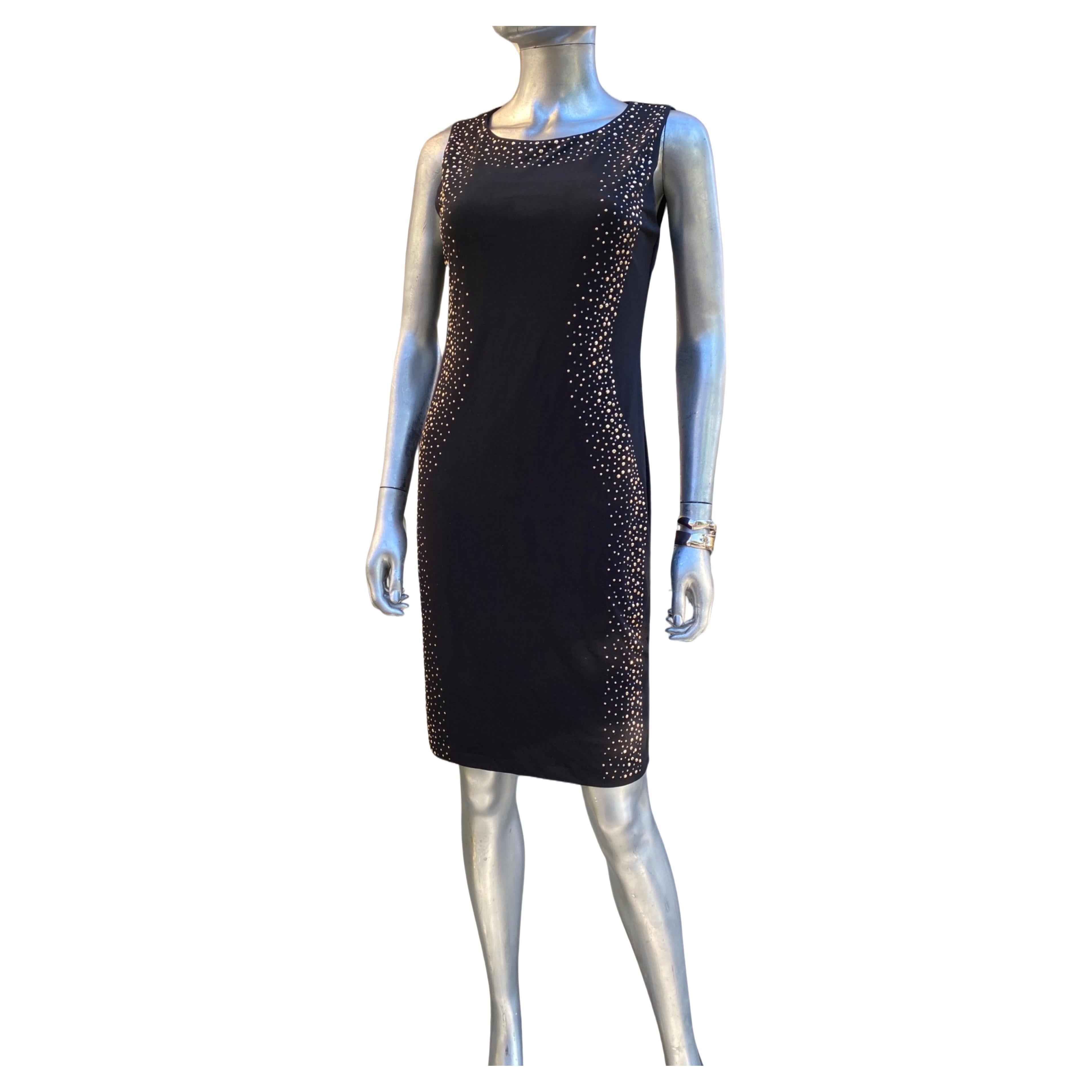 Carmen by Carmen Marc Valvo Robe sans manches en jersey noir avec ornements Taille petite en vente