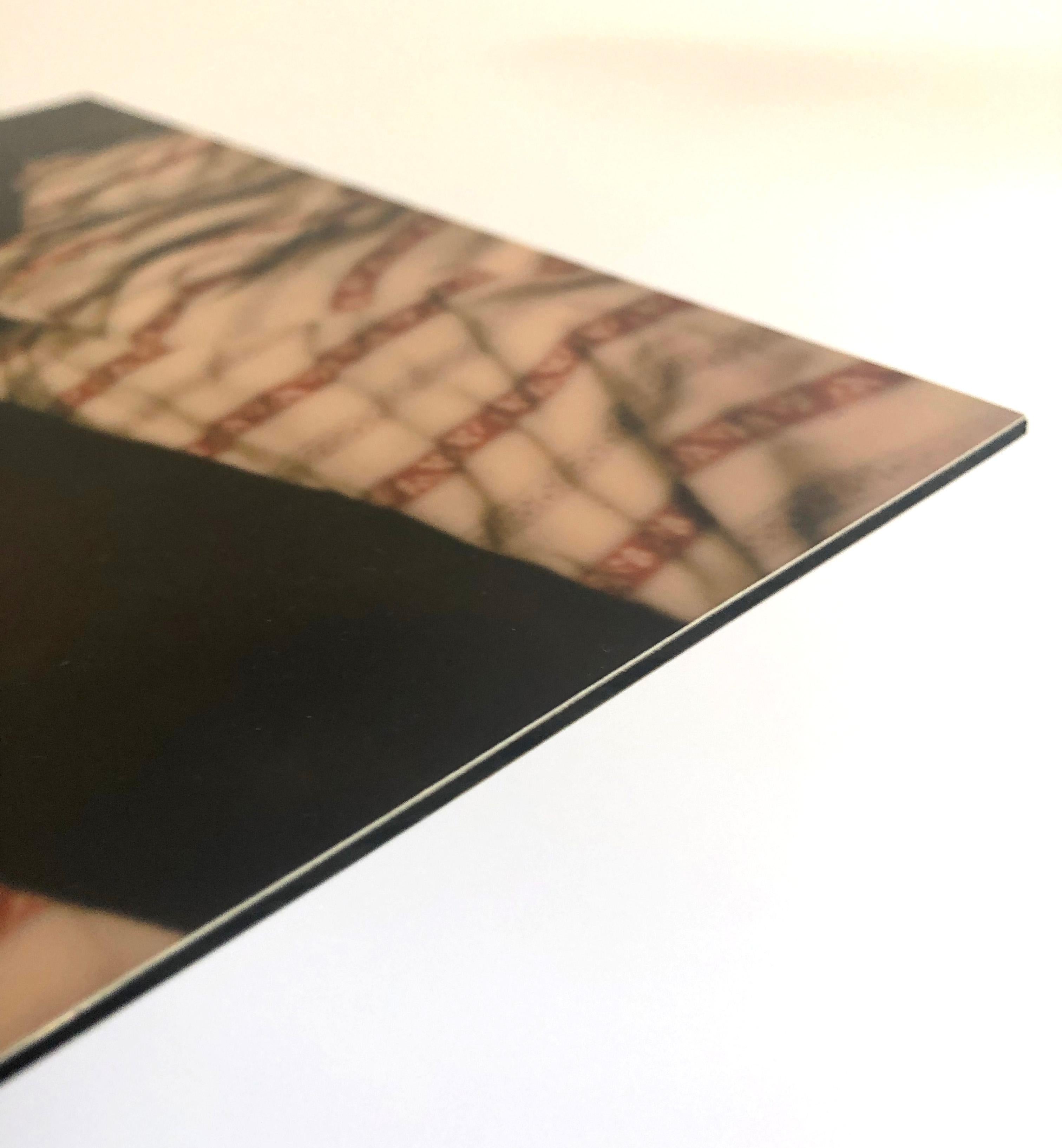 Desideria – 21. Jahrhundert, Frauen, Zeitgenössisch, Polaroid, figürlich (Grau), Color Photograph, von Carmen de Vos