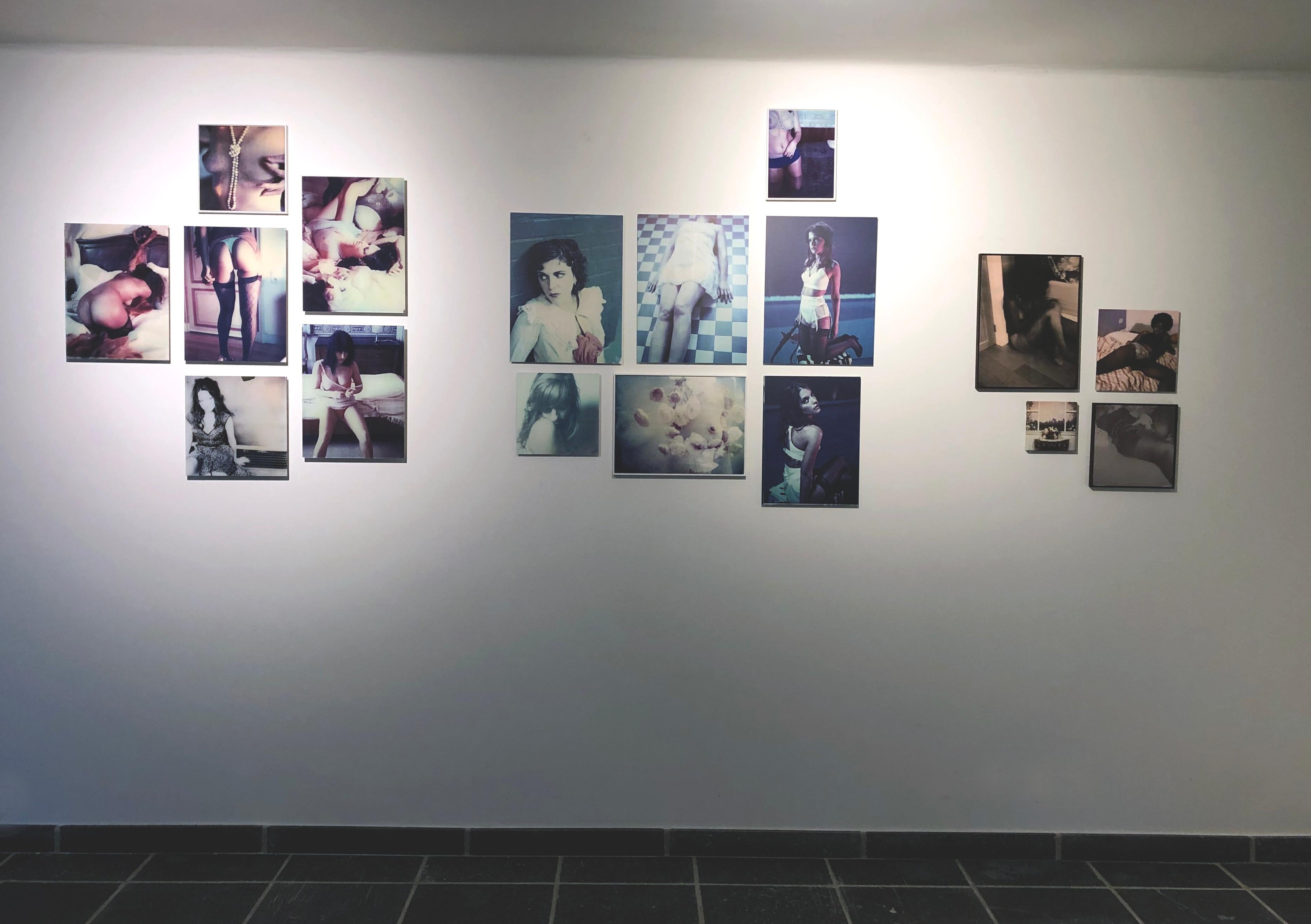 Desideria – 21. Jahrhundert, Frauen, Zeitgenössisch, Polaroid, figürlich im Angebot 2