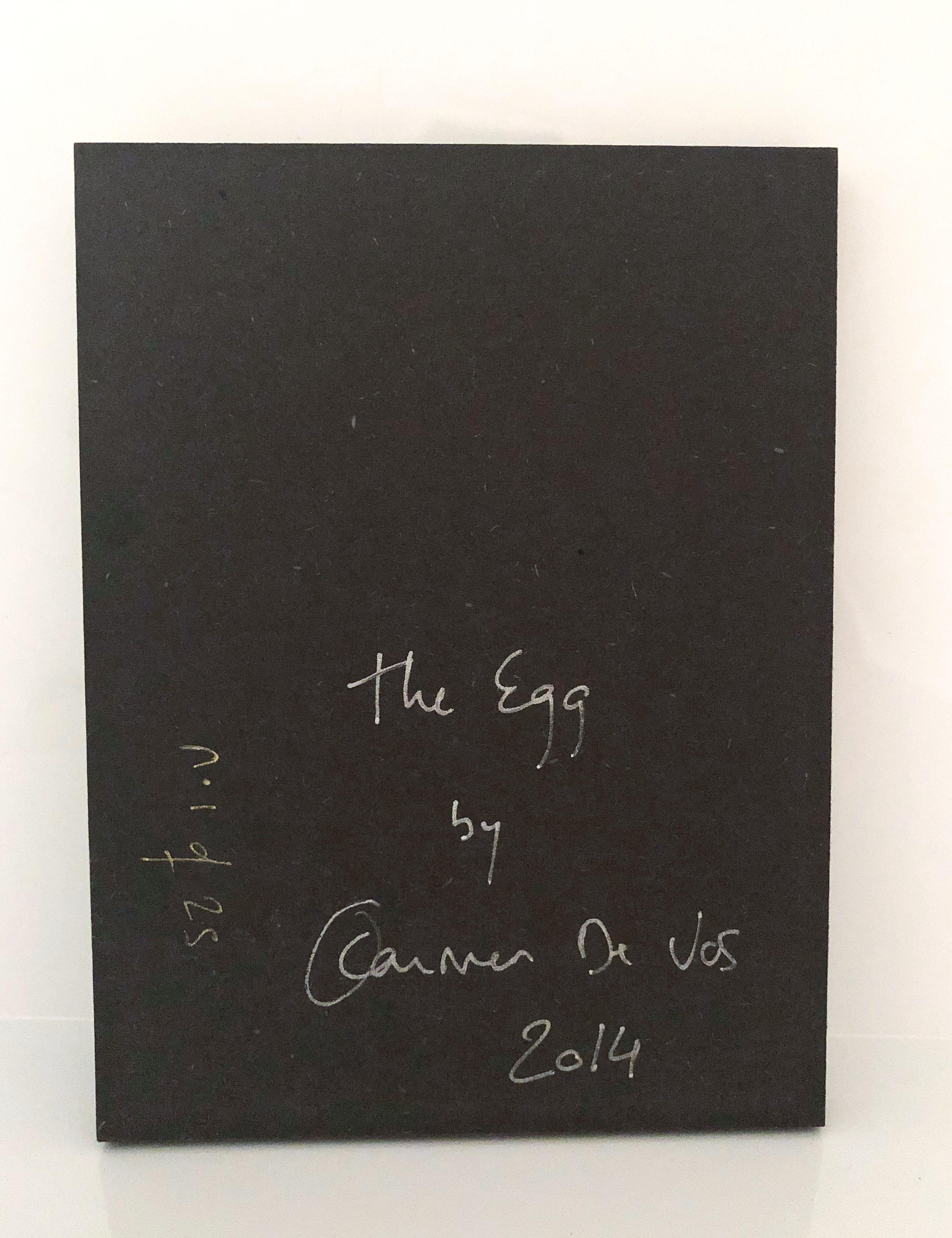 Egg (Odd Stories) - Gray Color Photograph by Carmen de Vos