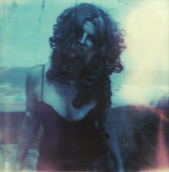 Première violoniste (autoportrait) - 21e siècle, Polaroid, photographie, contemporain