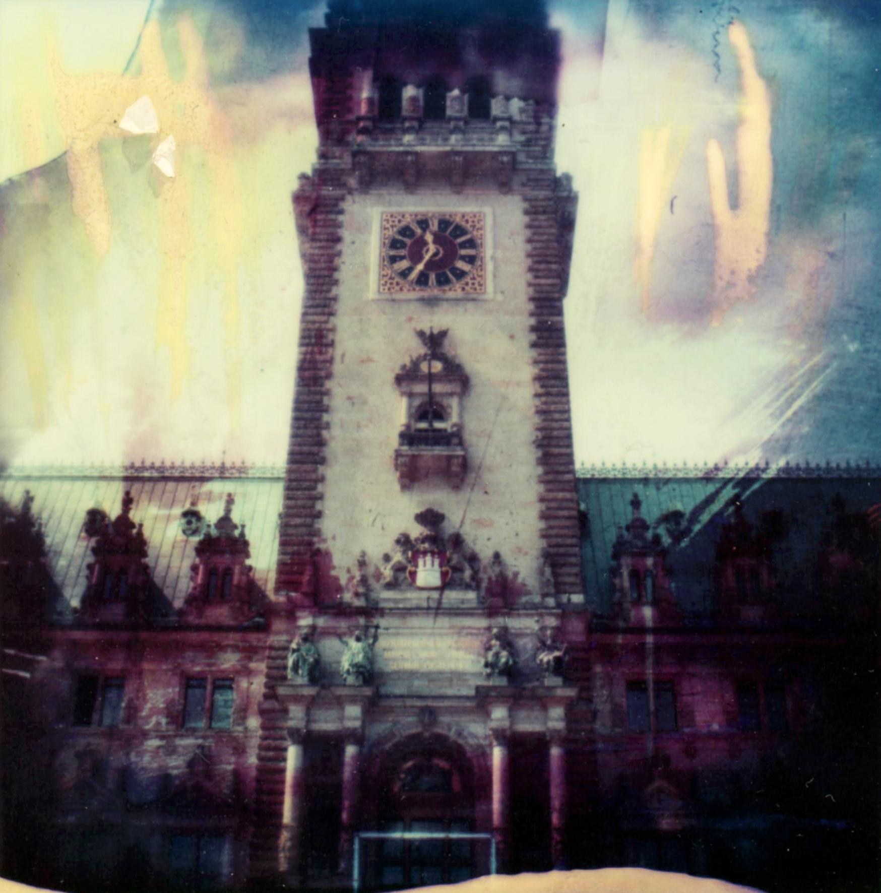 Hamburg-Rathaus #02 (Damals gesehen, getan) - Polaroid, Landschaft, US, Farbe