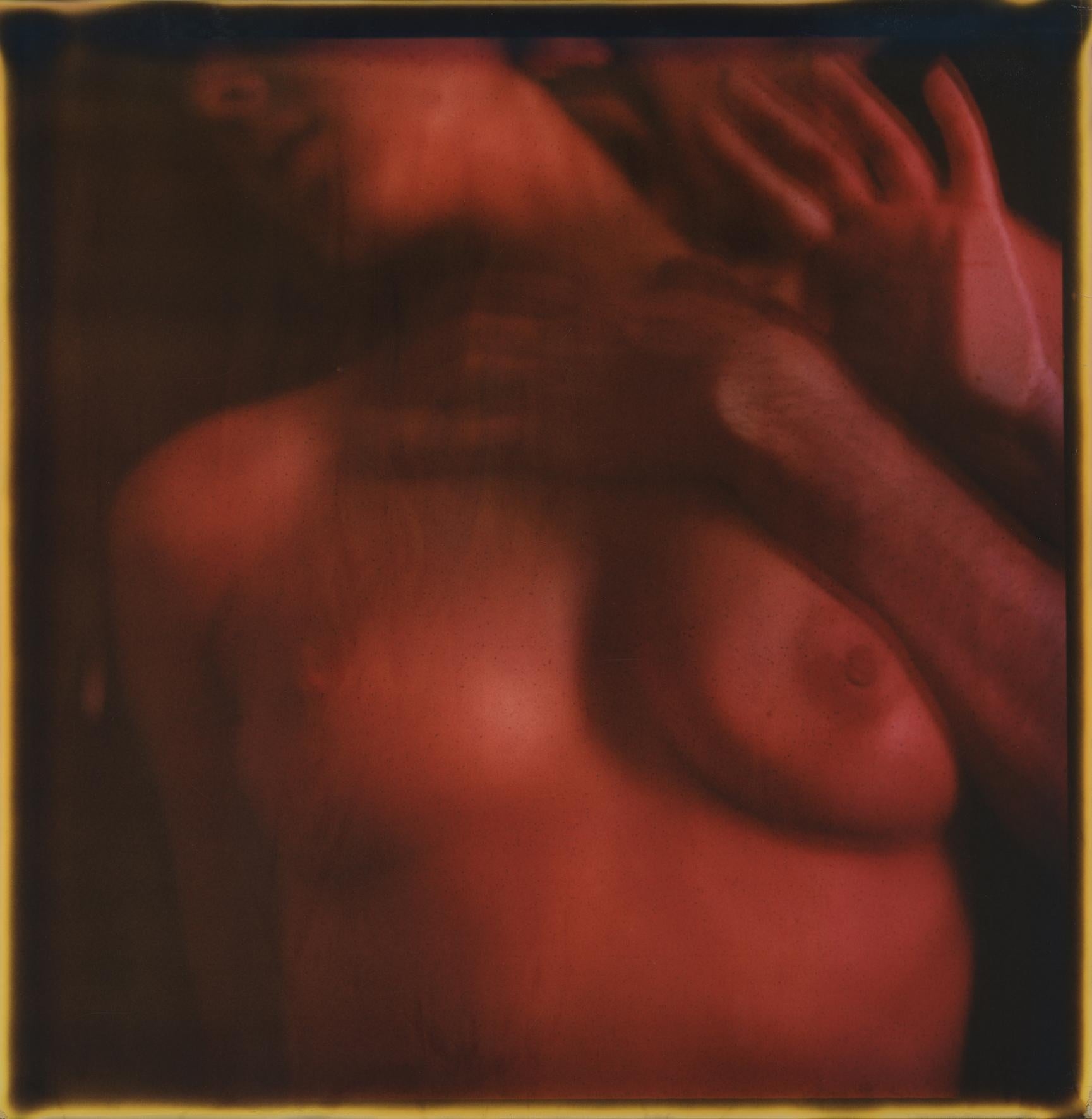 HS01  Case 47  - Unique piece - Original Polaroid, Women, Contemporary, Blue - Photograph by Carmen de Vos