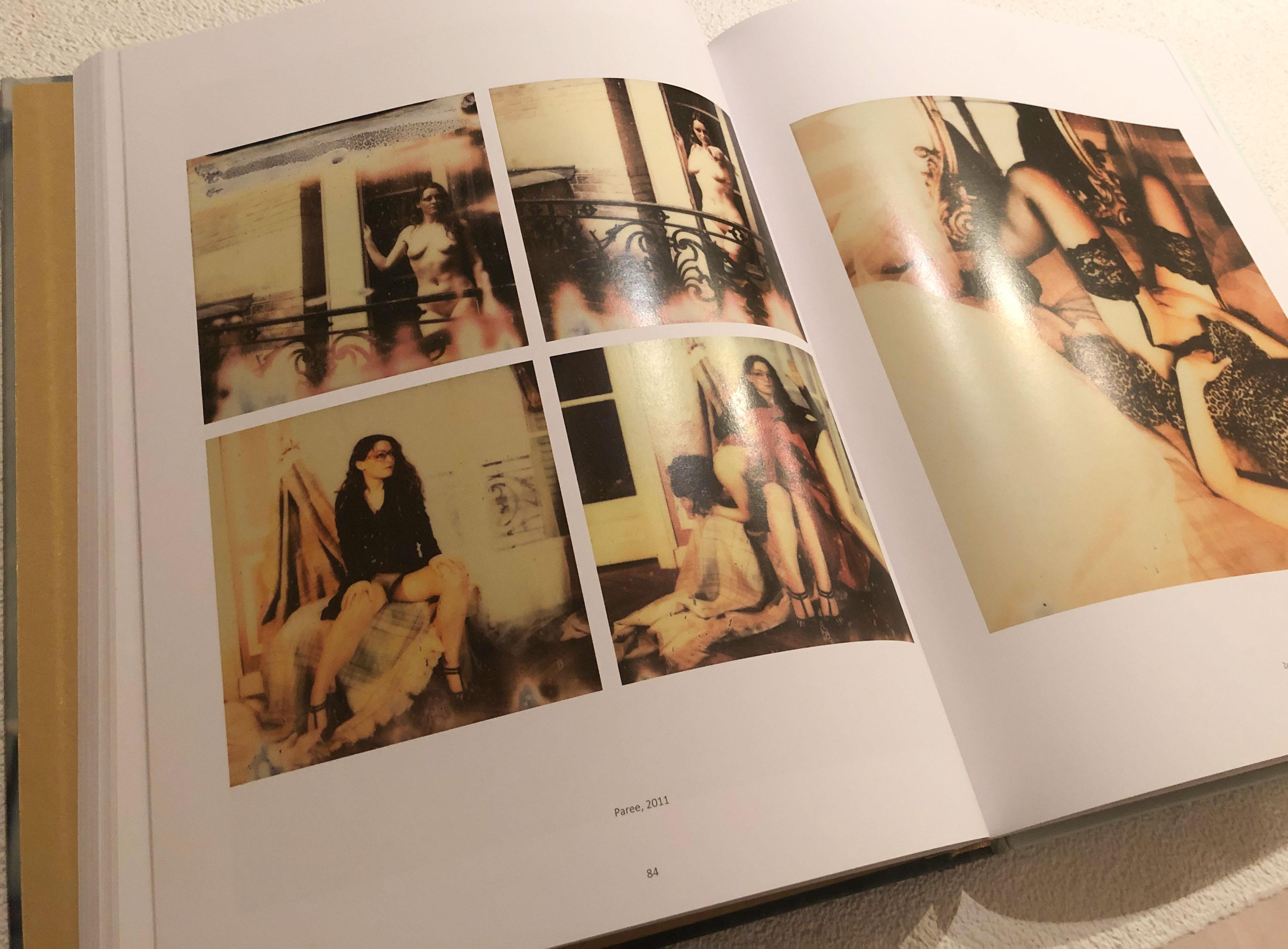 Paree #11 – Zeitgenössisch, Nackt, 21. Jahrhundert, Polaroid von Carmen de Vos im Angebot 1