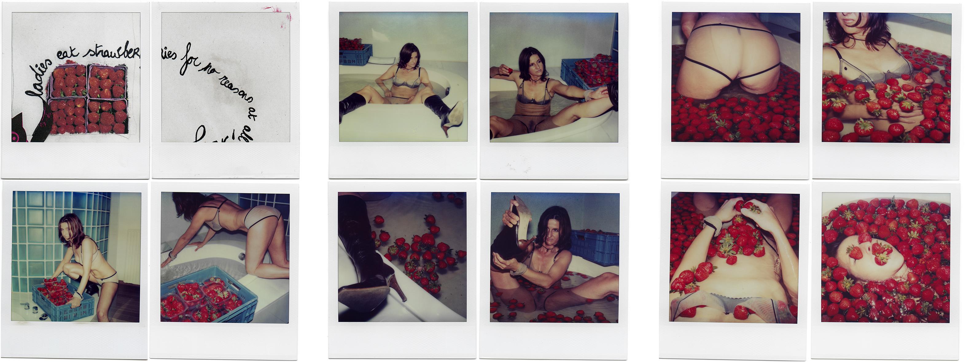 Wilde Erdbeere Leporello - Polaroid, Nackt, Frauen, Farbe im Angebot 6