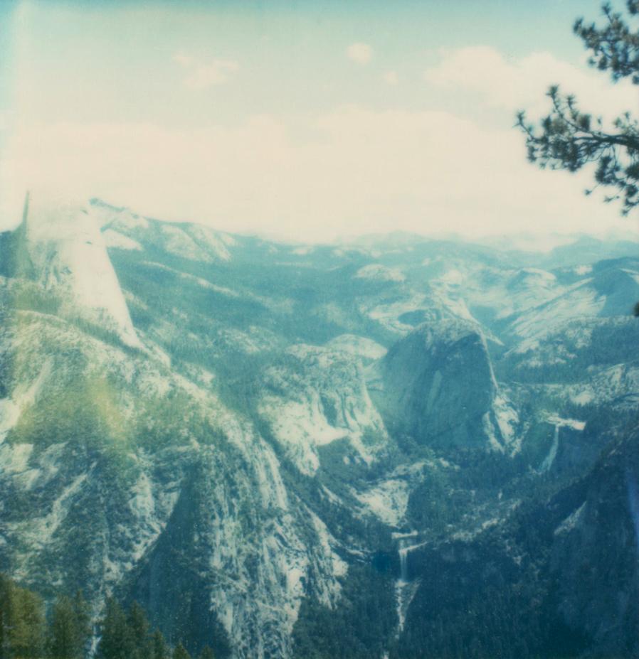 Carmen de Vos Still-Life Photograph - Yosemite #136 (US Road trip Diary) - Polaroid, Landscape, US, Color