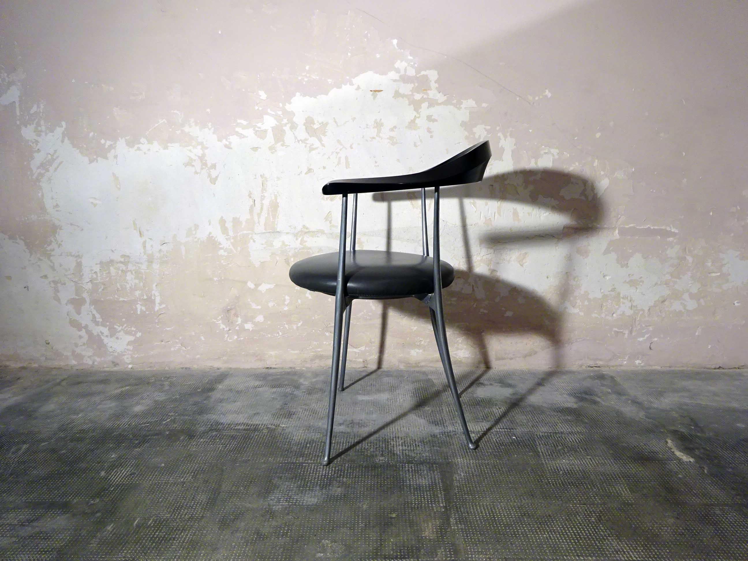 “Carmen” dining chair, Enzo Mari for Zanotta. Italy 1980s. In Good Condition For Sale In Barcelona, ES
