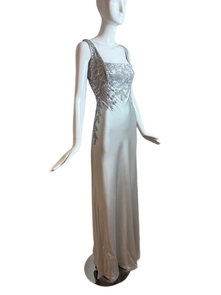carmen marc valvo evening dresses *GORGEOUS LACE GOWN WITH LACE UP BACK Key Features Sleeveless evening gown High bateau neckline Contrasting black sequin shoulder and waist panels Fitted silhouette with gentle flare at hem Floor Carmen Marc Valvo 80s Cream