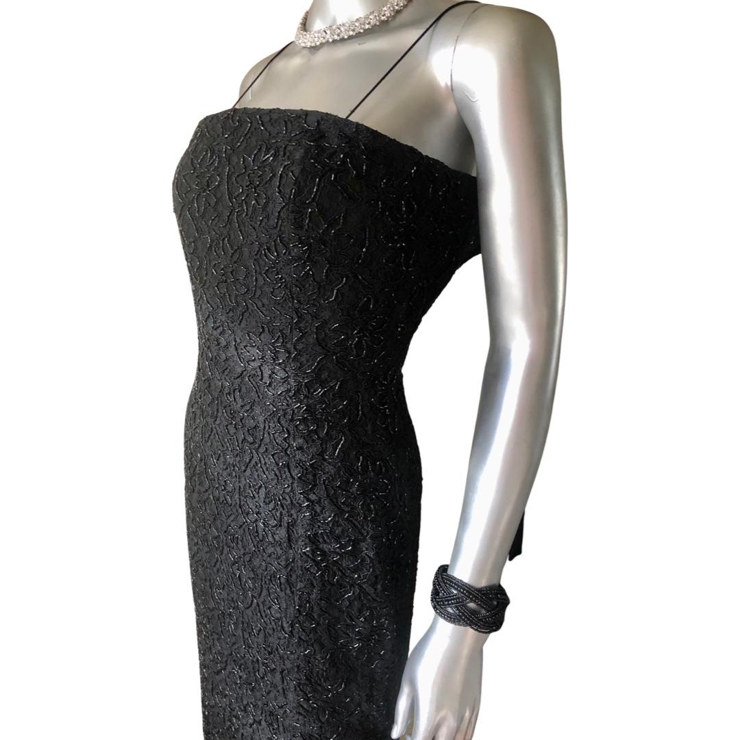 Carmen Marc Valvo Black Lace Hand Beaded Cocktail Dress w Front Slit Size 4 For Sale 3