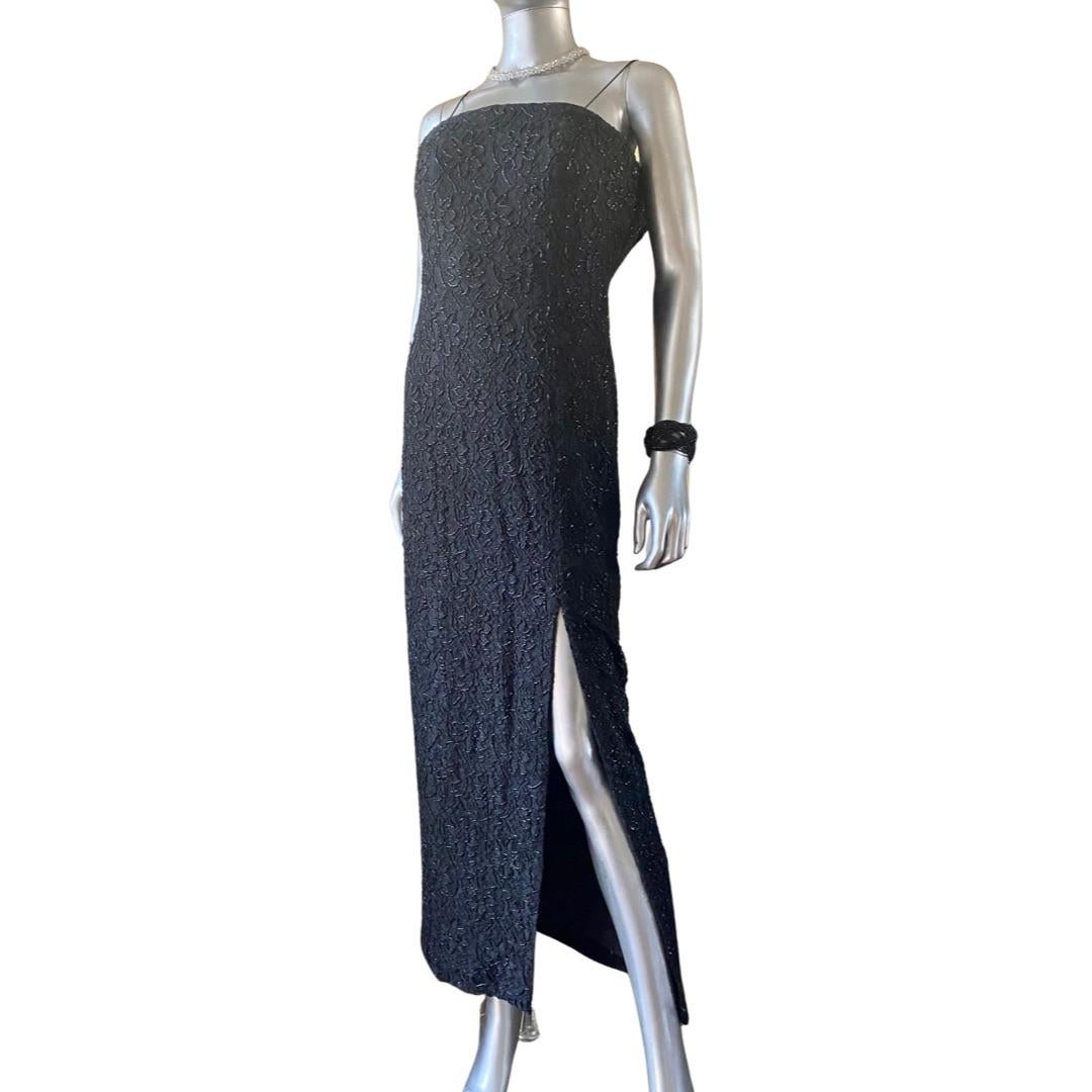 Carmen Marc Valvo Black Lace Hand Beaded Cocktail Dress w Front Slit Size 4 In Good Condition For Sale In Palm Springs, CA