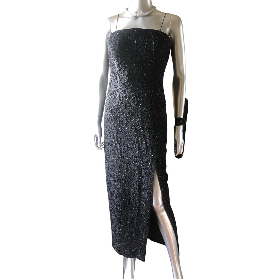 Carmen Marc Valvo Black Lace Hand Beaded Cocktail Dress w Front Slit Size 4 For Sale 1