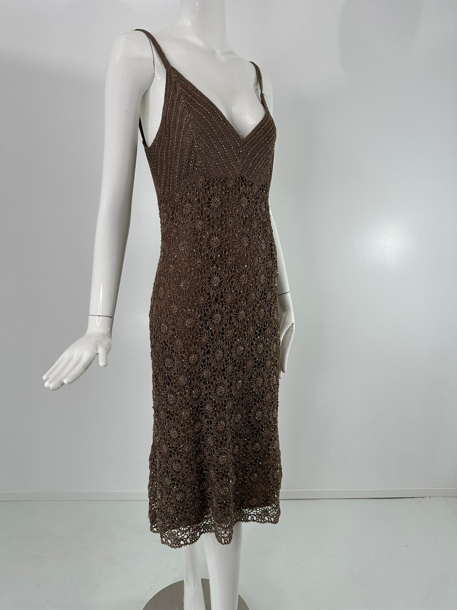 Carmen Marc Valvo Brown Open Work Rayon Crochet Glass Beaded Slip Dress Med. en vente 9