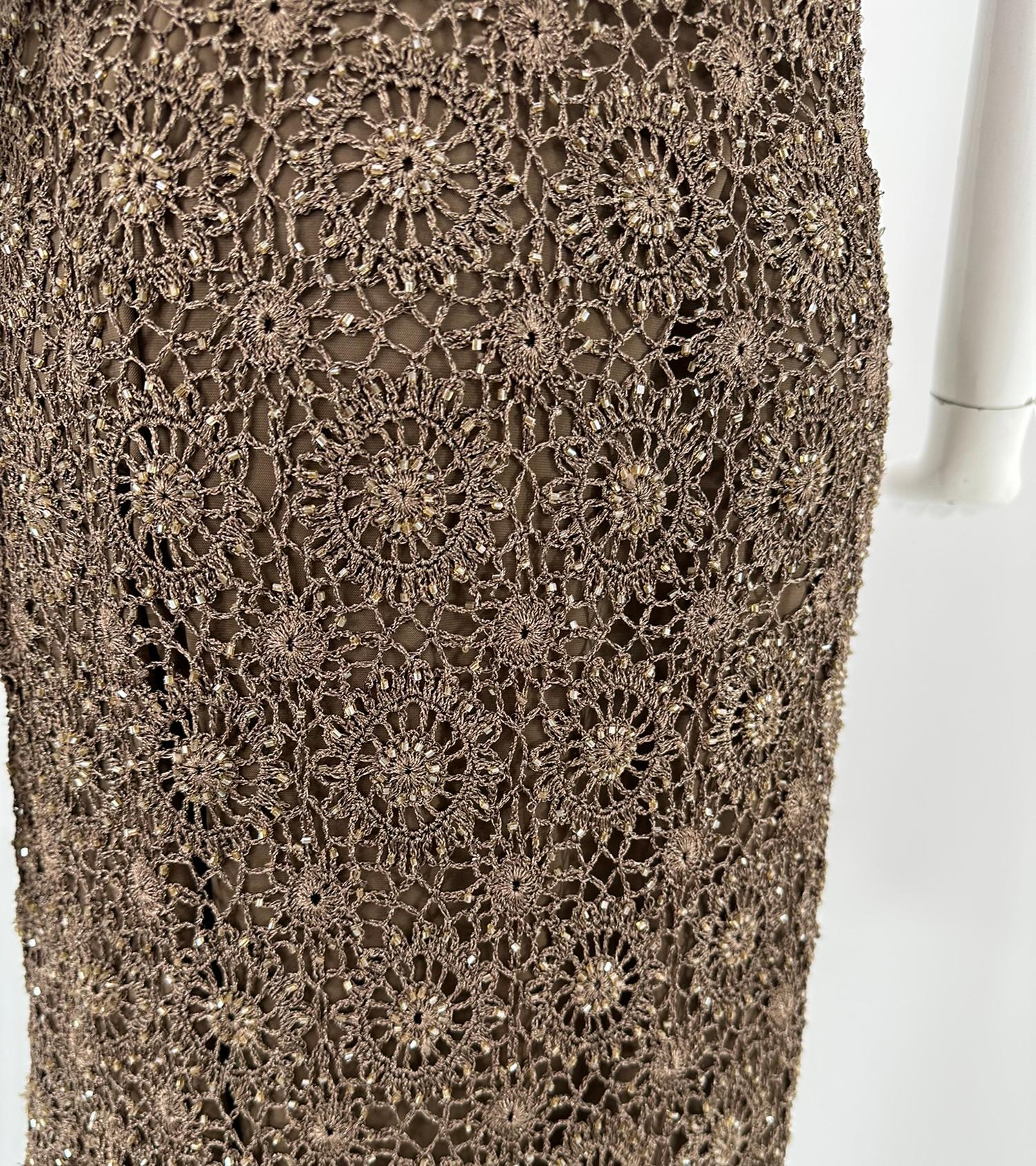 Carmen Marc Valvo Brown Open Work Rayon Crochet Glass Beaded Slip Dress Med. en vente 12