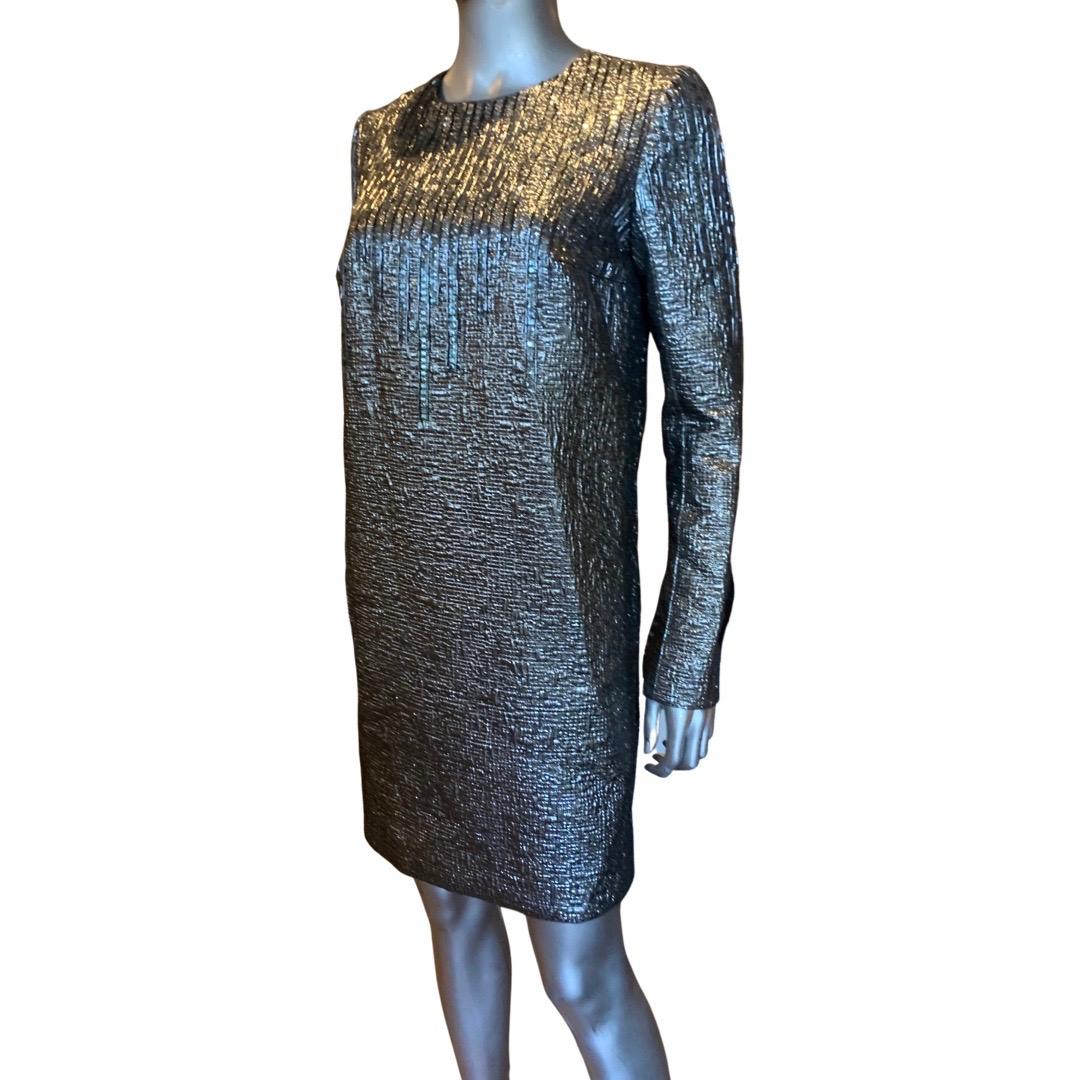 Carmen Marc Valvo Chic Gunmetal Metallic Cocktail Dress Hand Beaded Trim Size 4 In Good Condition For Sale In Palm Springs, CA
