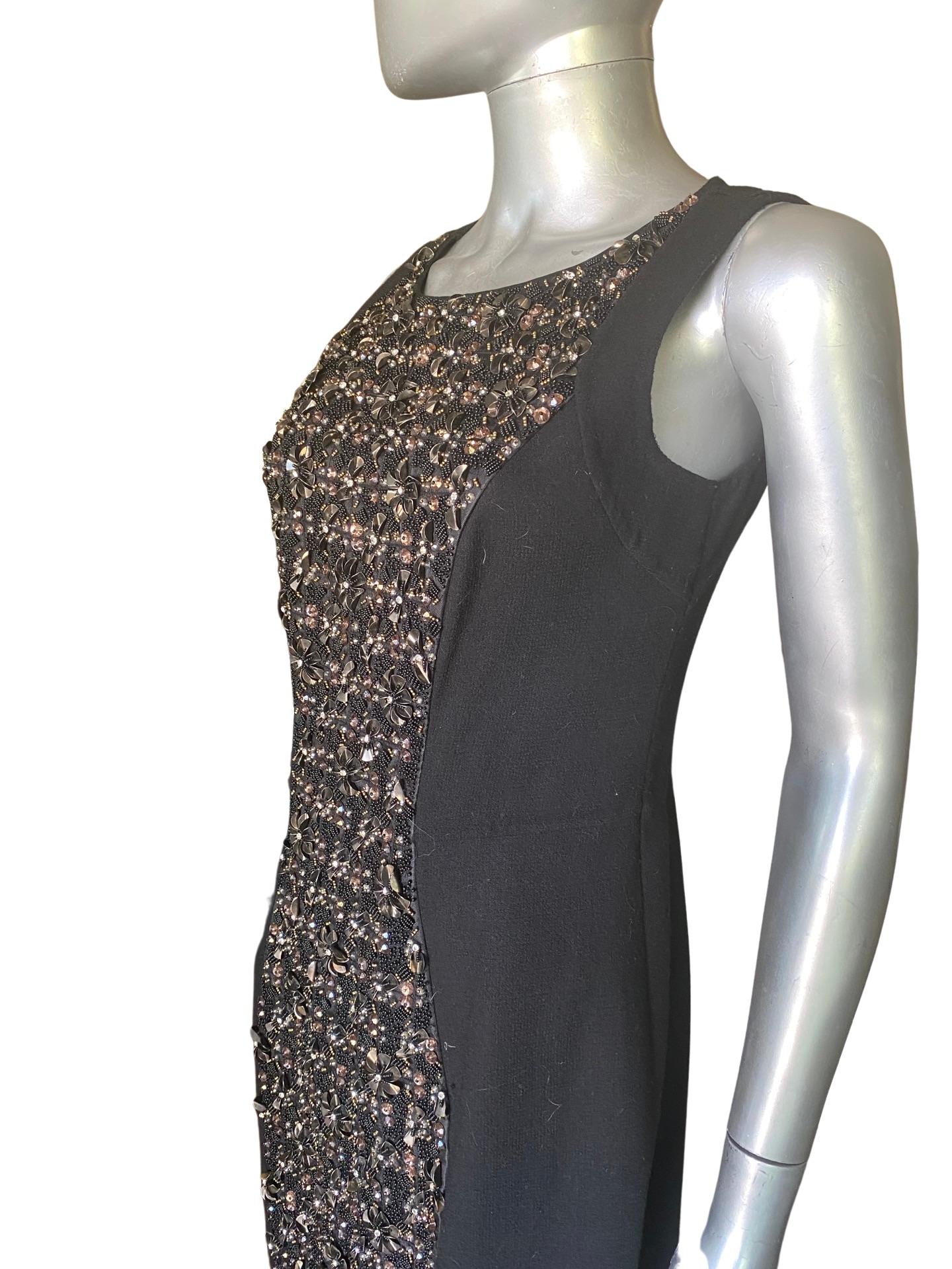 Carmen Marc Valvo Couture Black Sleeveless Chemise Beaded Work of Art Size 4 In Good Condition For Sale In Palm Springs, CA