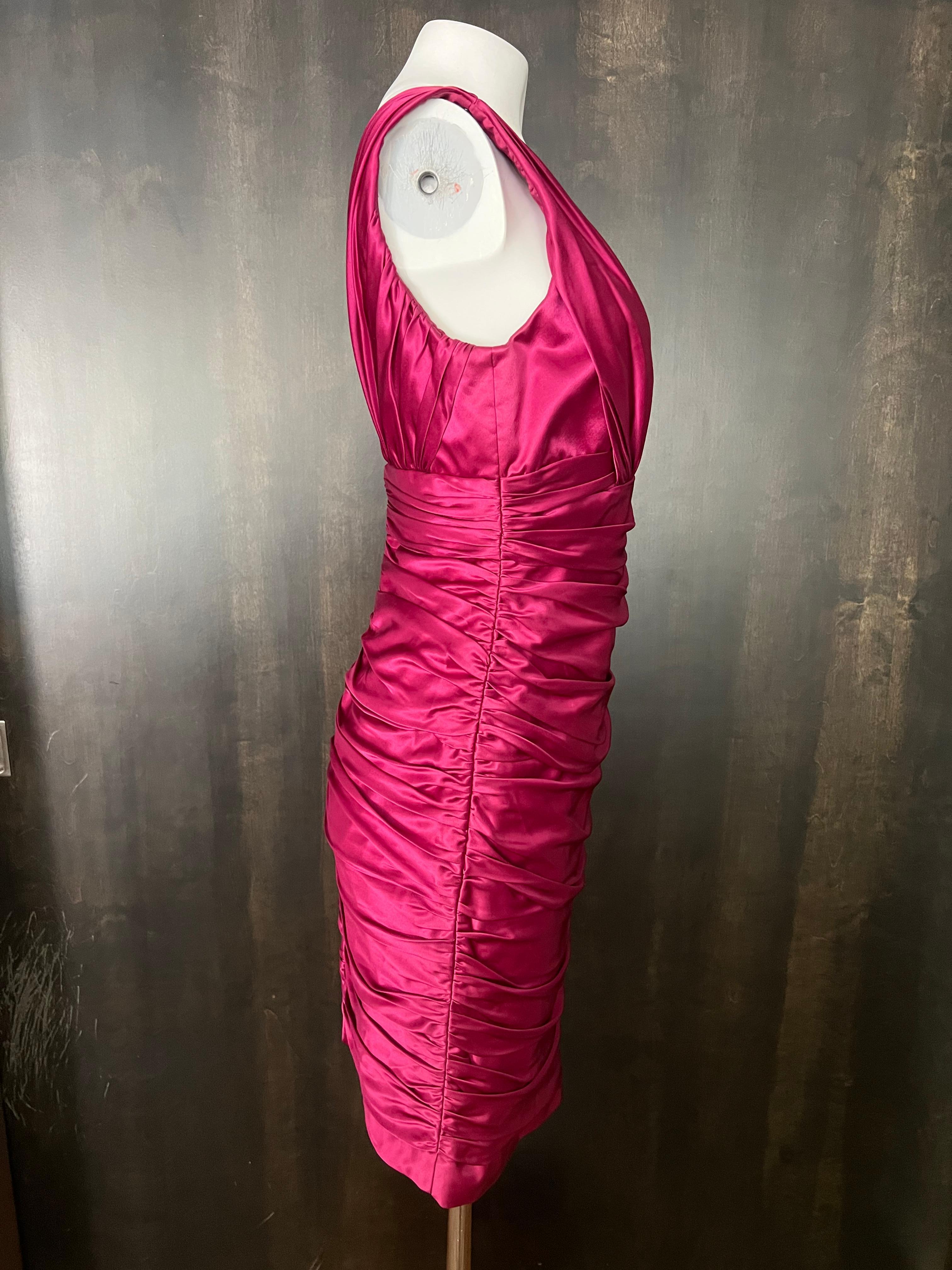 Carmen Marc Valvo Pink Silk Mini Dress, Size 8 In Excellent Condition For Sale In Beverly Hills, CA