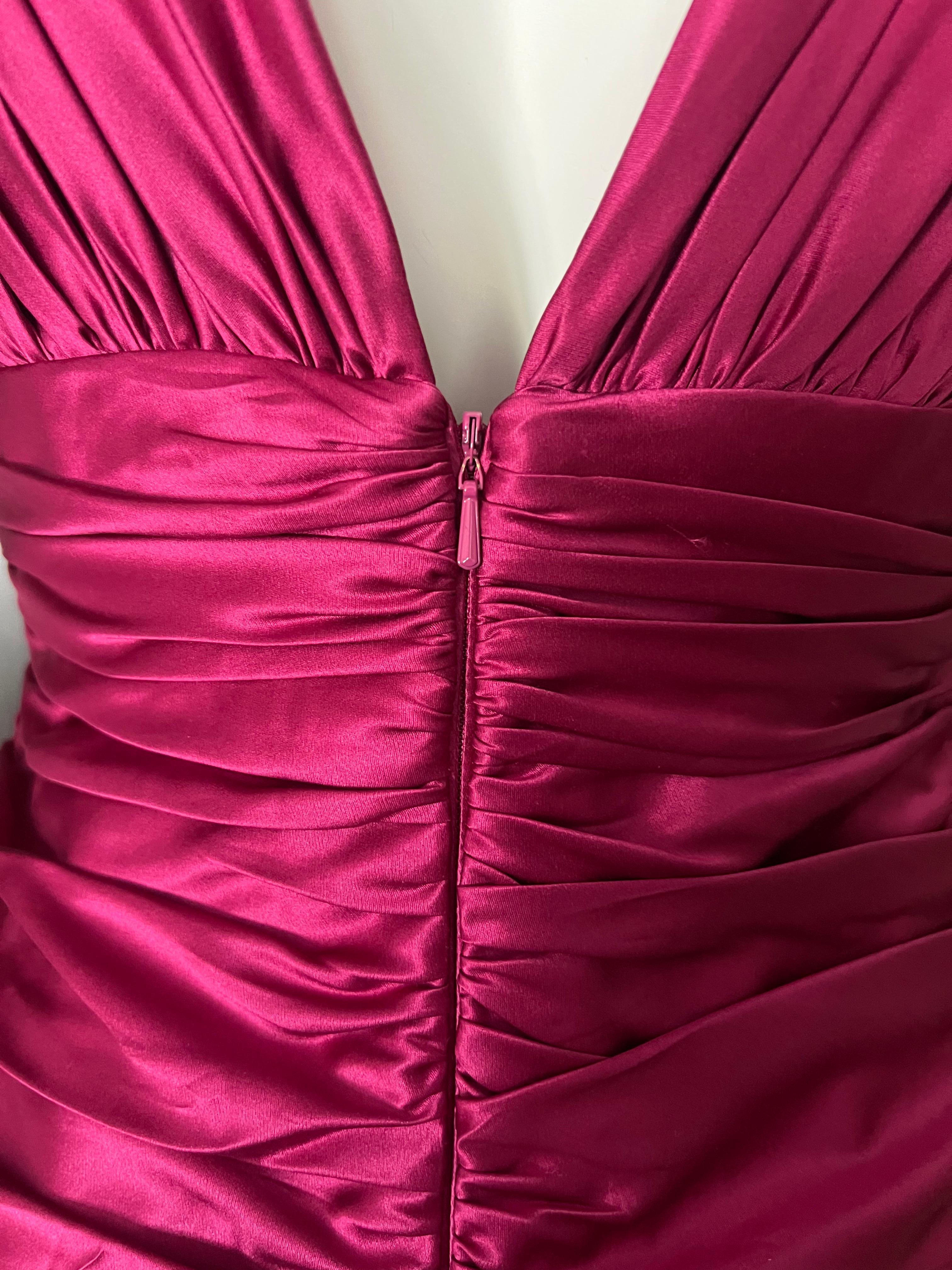 Carmen Marc Valvo - Robe courte en soie rose, taille 8 en vente 1